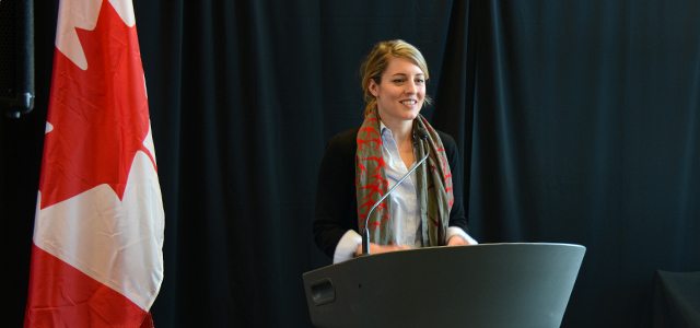 La ministre du Patrimoine canadien, Mélanie Joly a annoncé qu’un plan de soutien aux communautés linguistiques minoritaires serait dévoilé en 2018. Photo: Thibaut Rondel