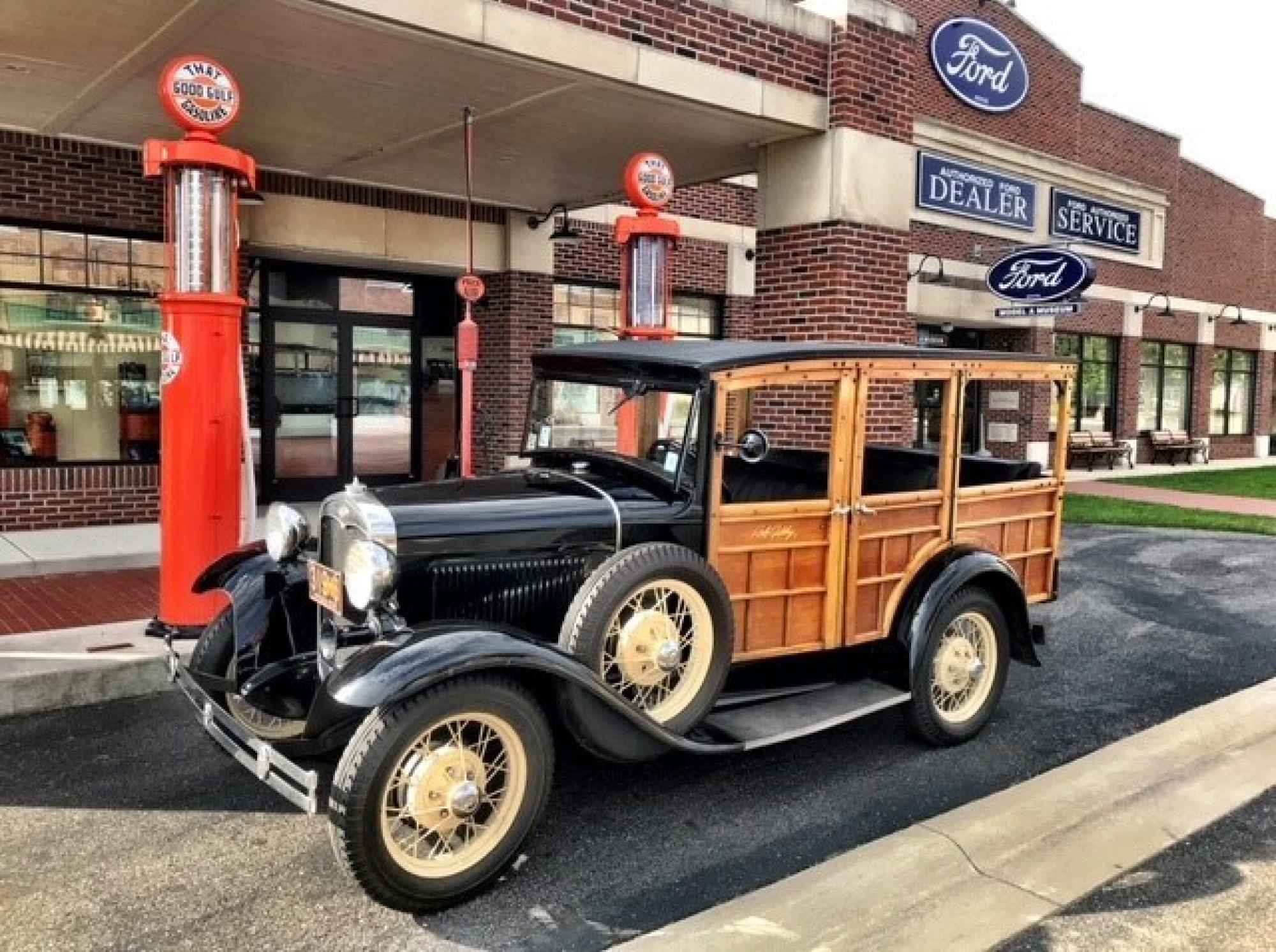 Vintage Rides | Gilmore Car Museum