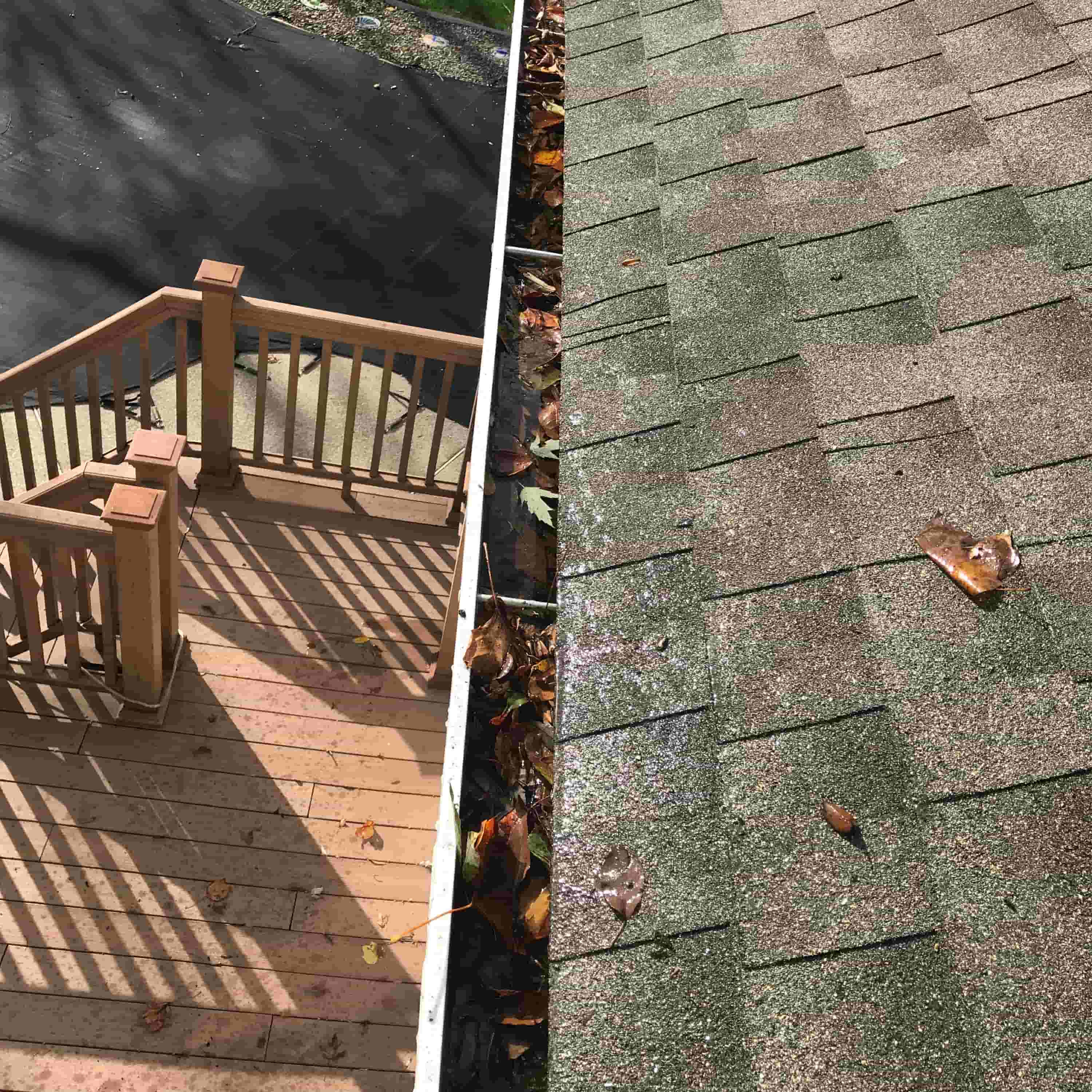 placing ladder against gutter