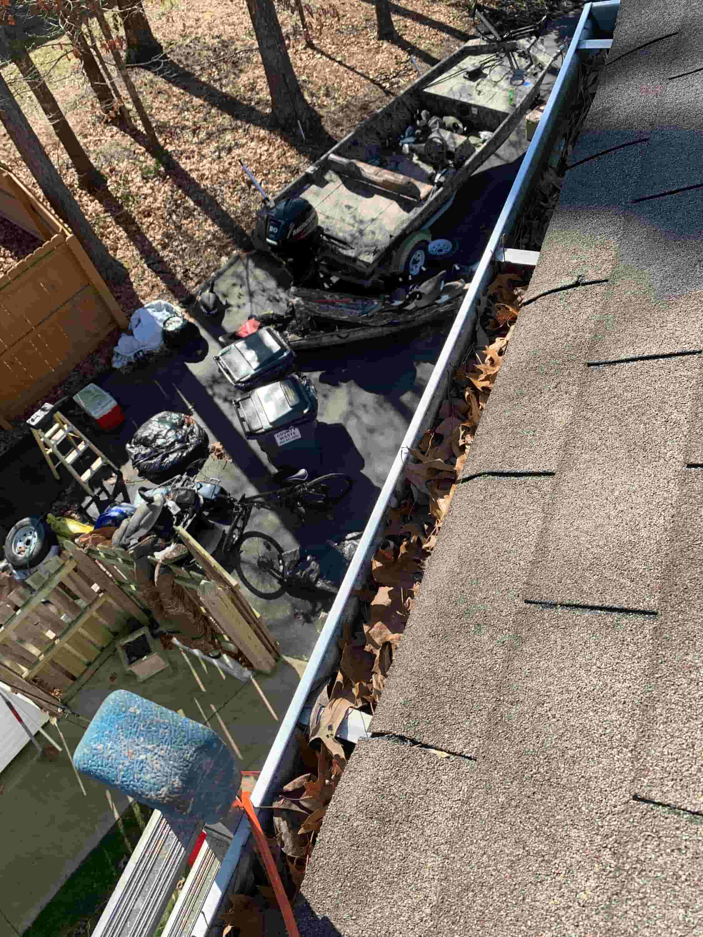 gutter cleaning device