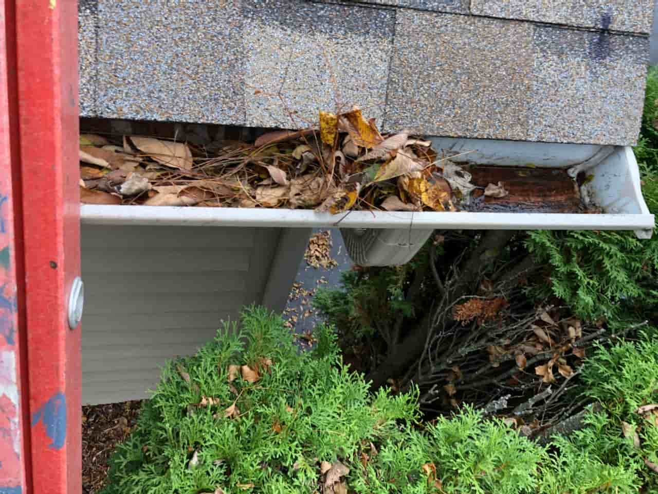 how to unclog gutter downspout