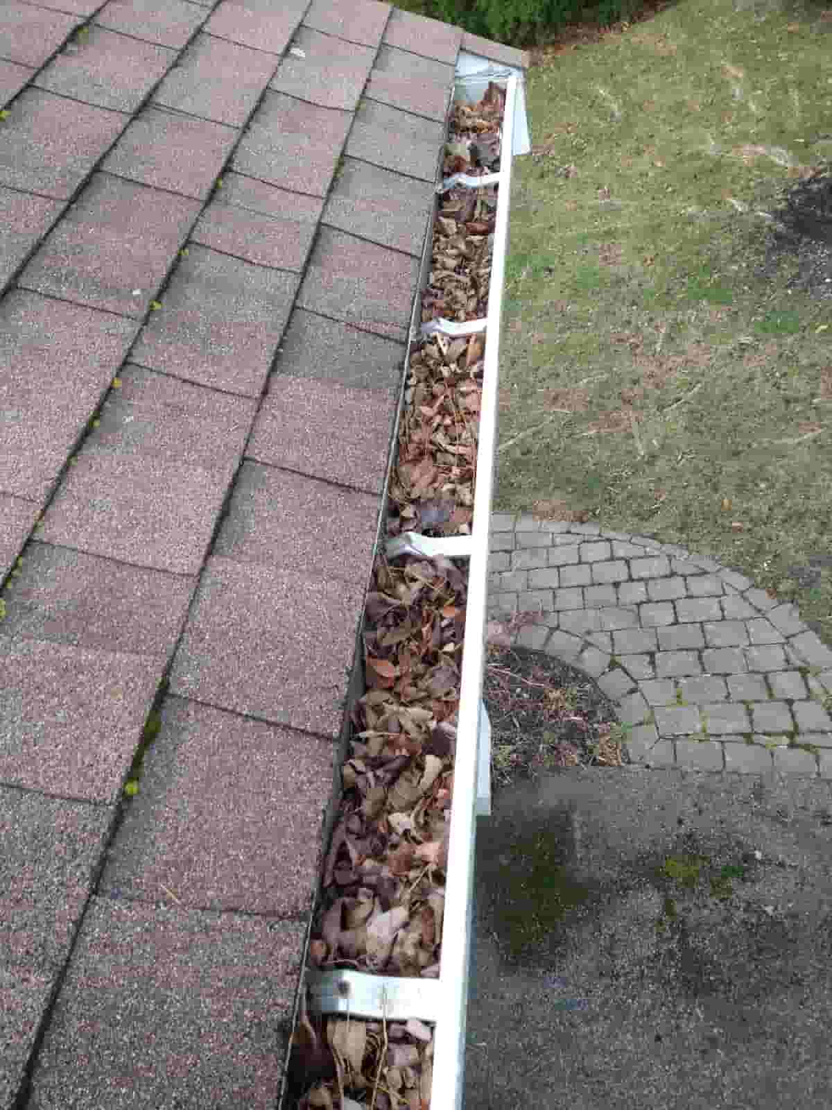 clean gutter without ladder