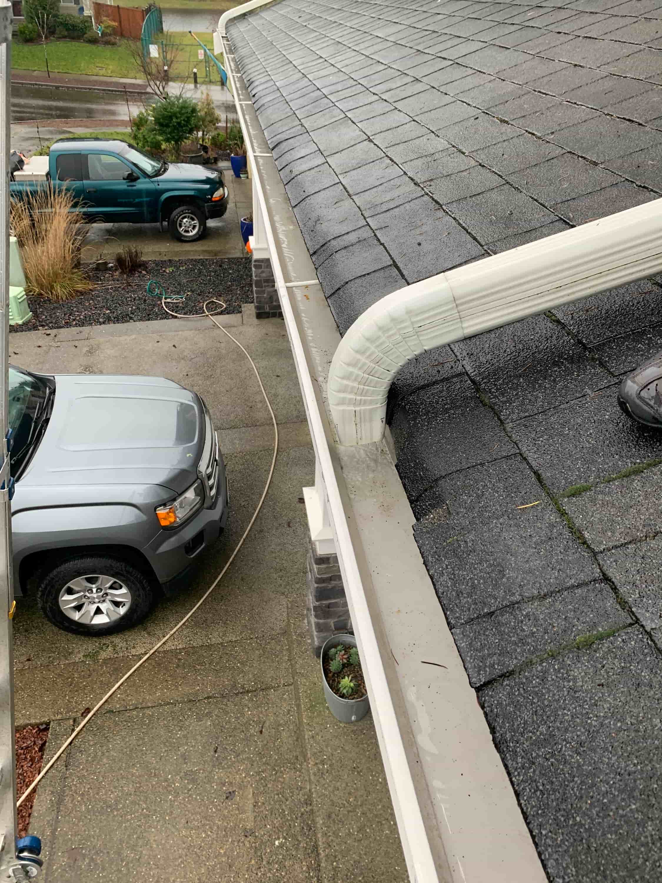 unclog gutter downspout