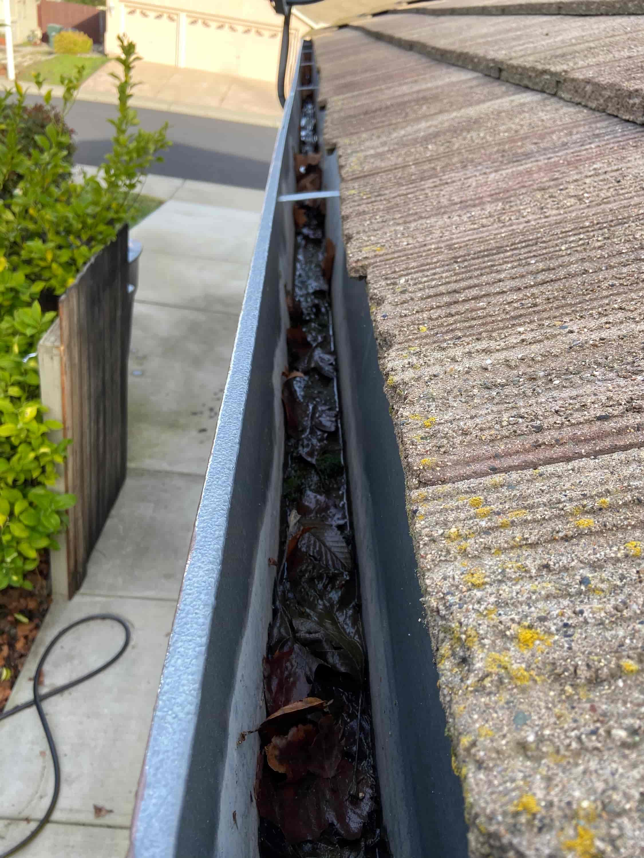 gutters cleaning