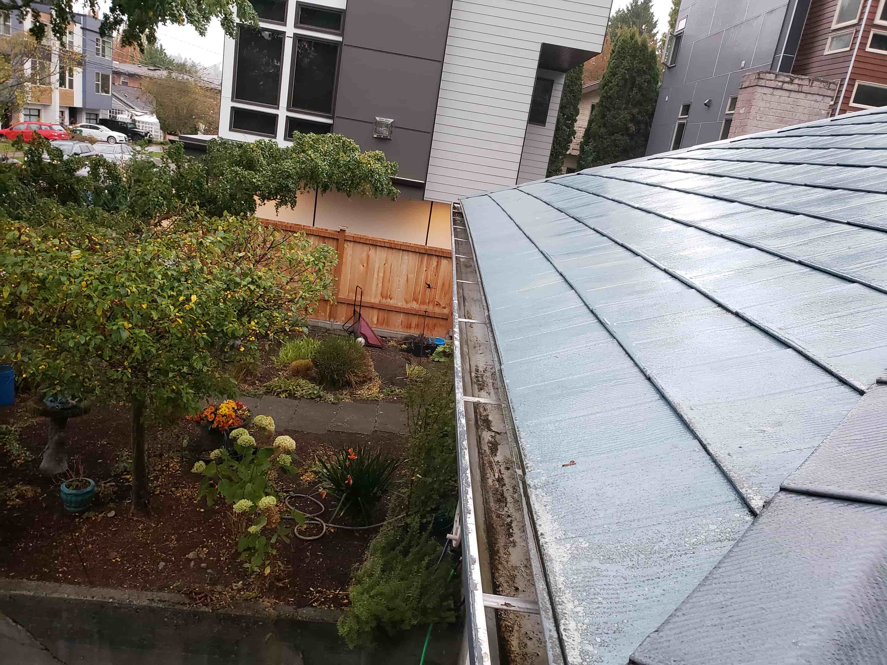 gutter cleaning and painting