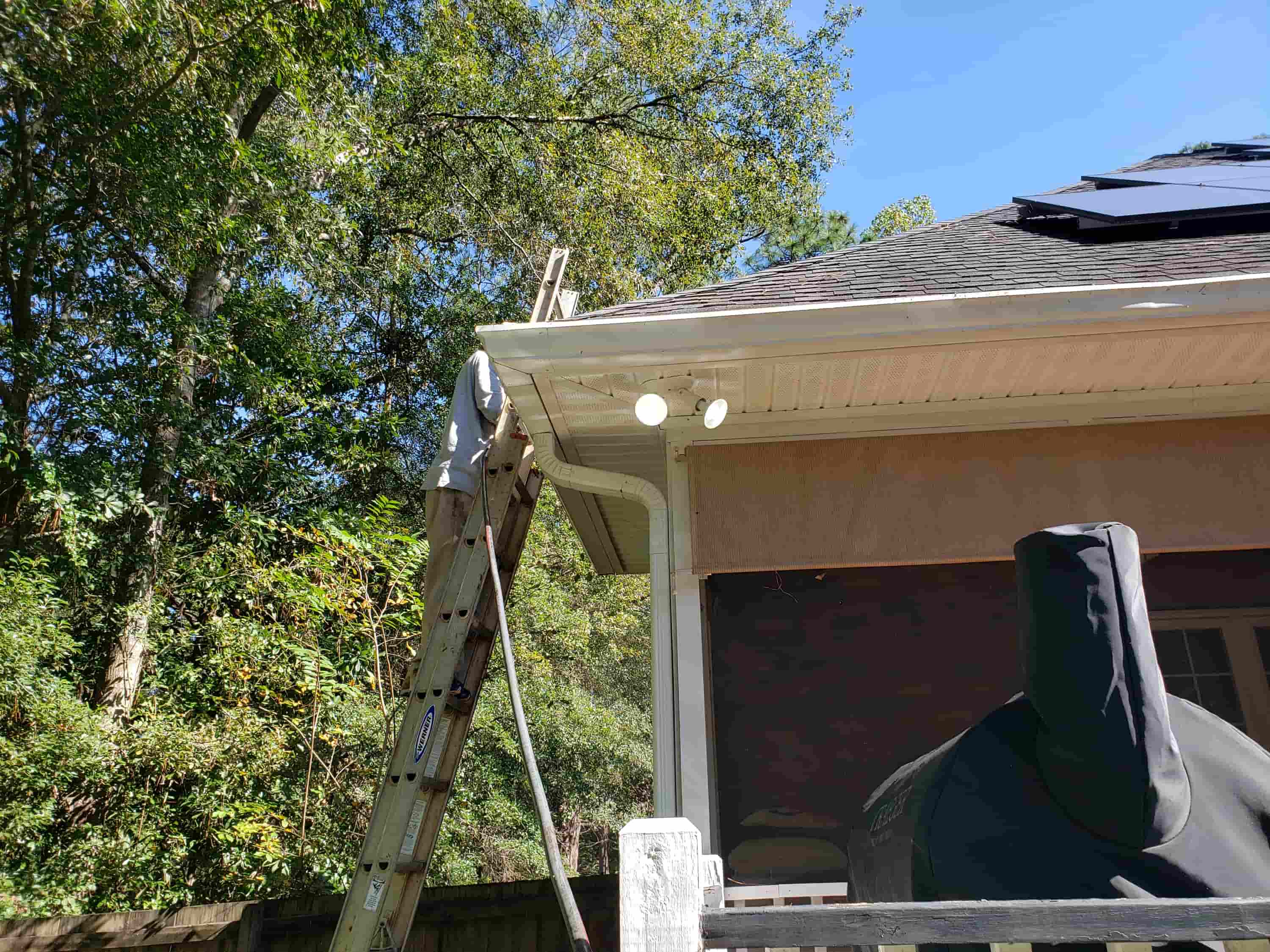 gutter and roof cleaning
