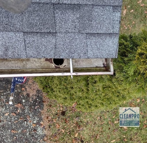 cleaning gutters hack