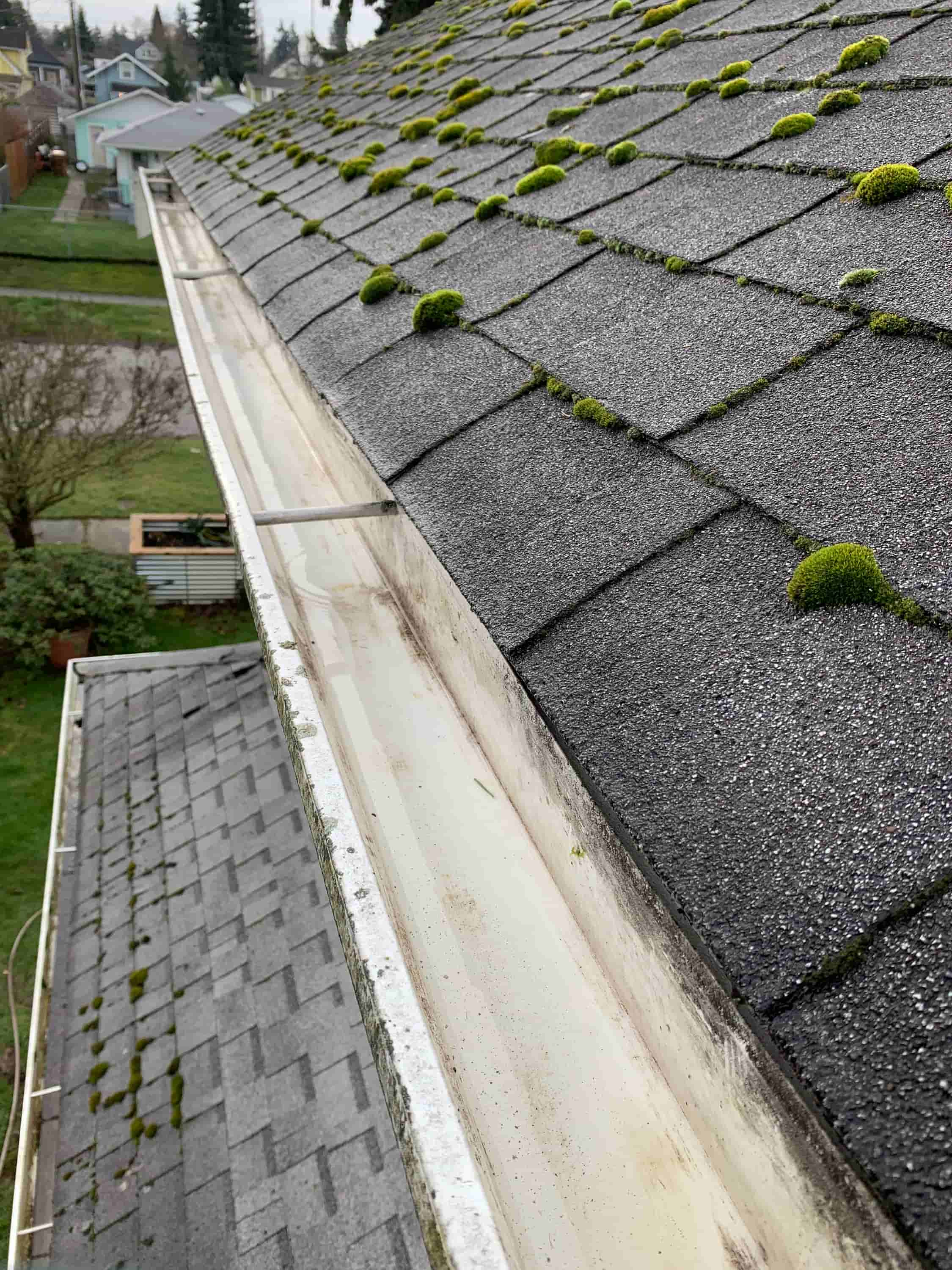 how to clean eaves