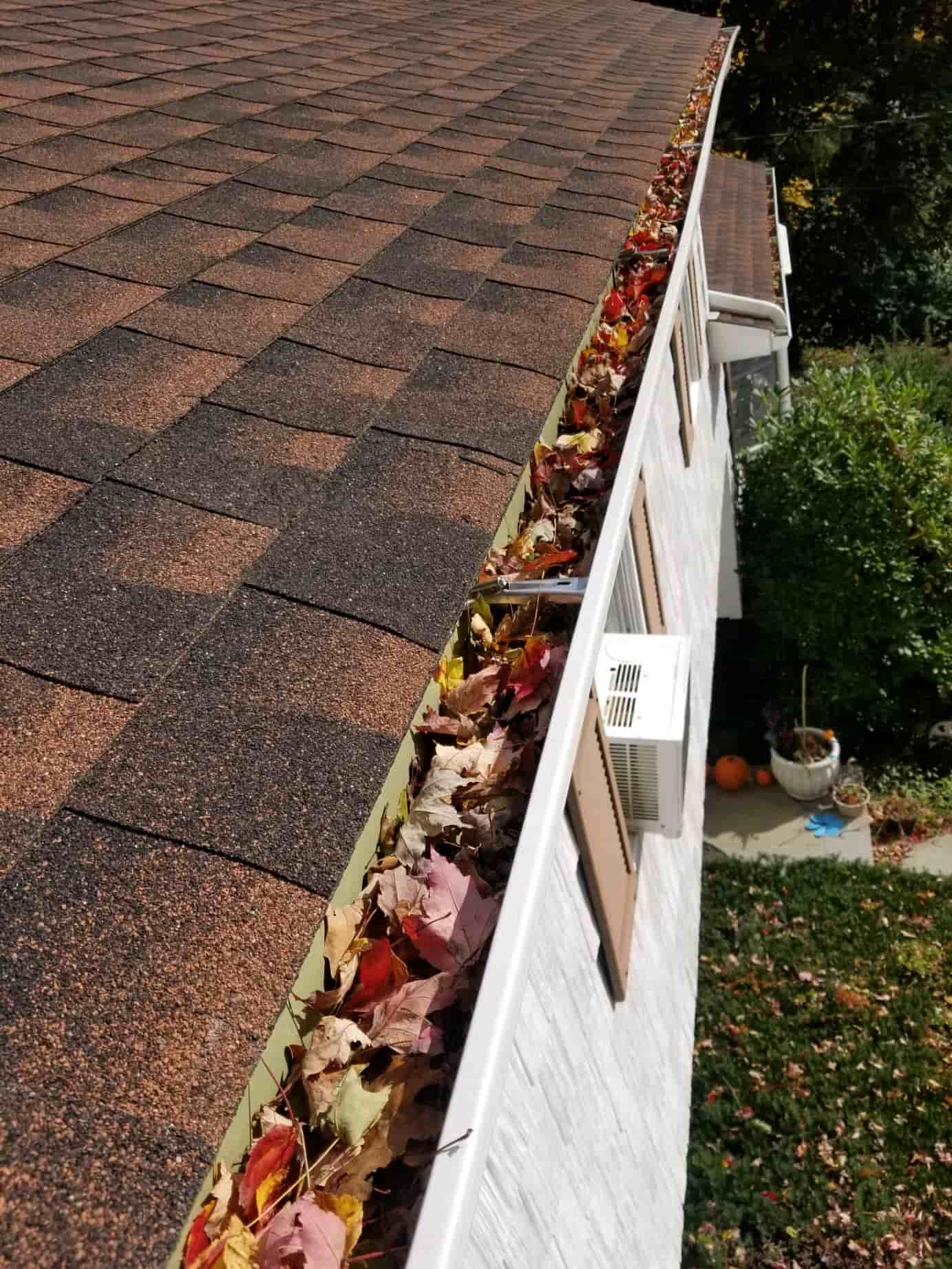 how to clean gutters safely