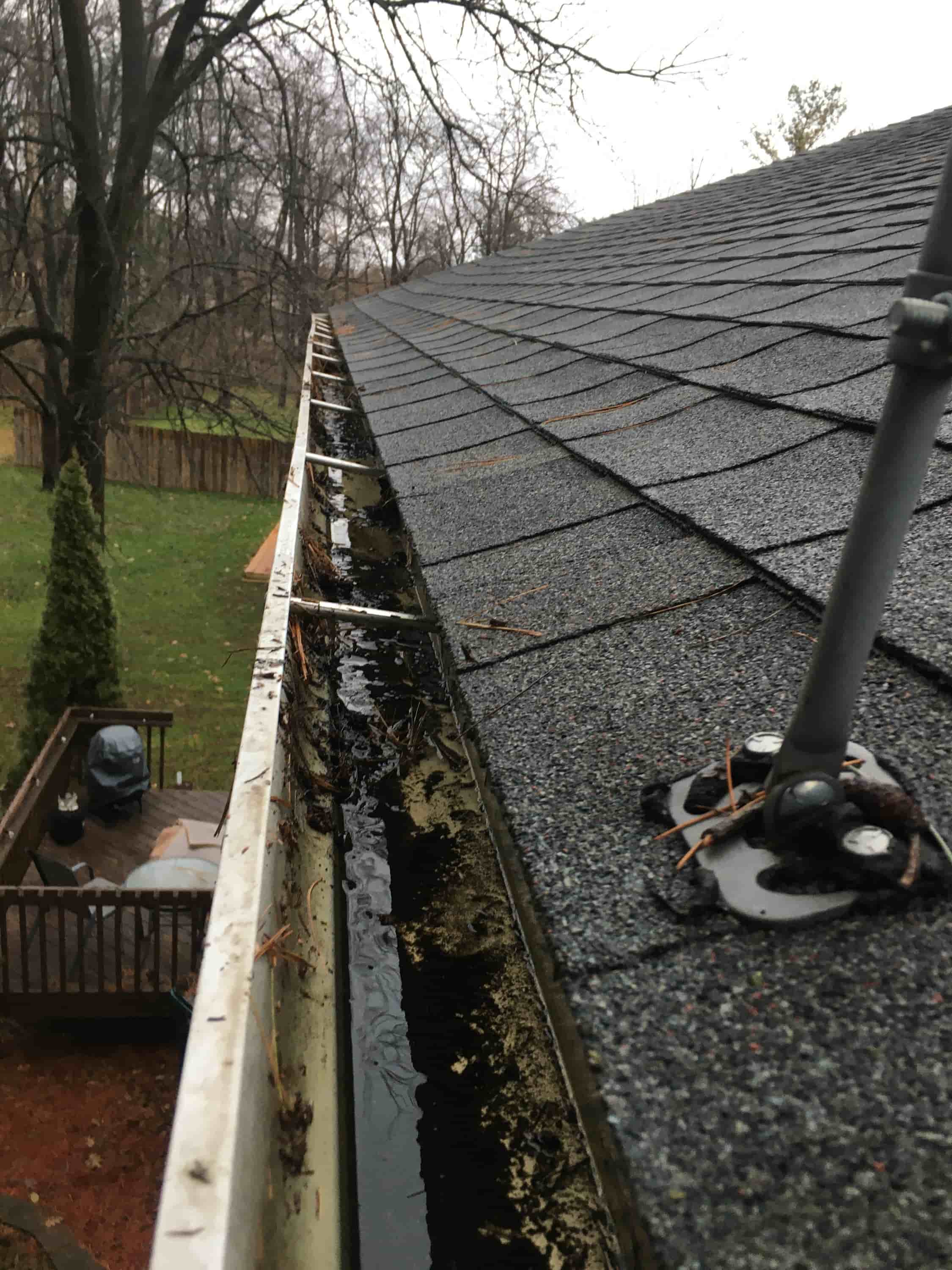 how to clean gutters quickly