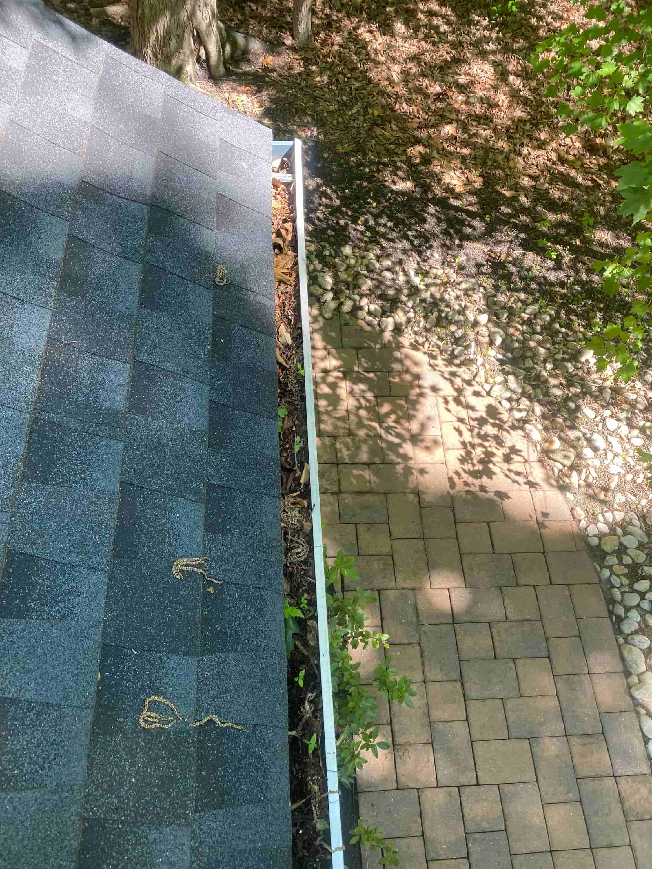 how to clear a gutter