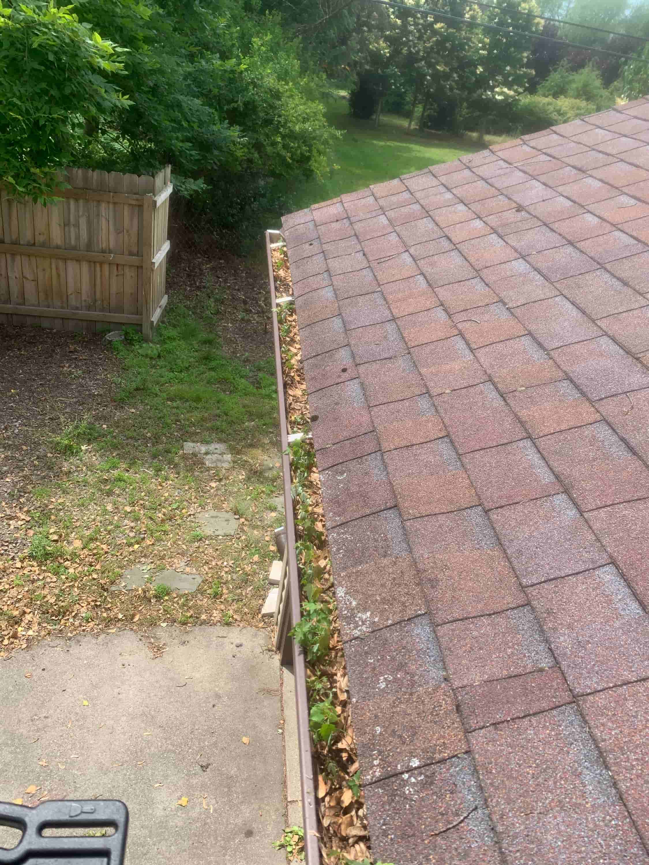 cleaning out gutters without a ladder