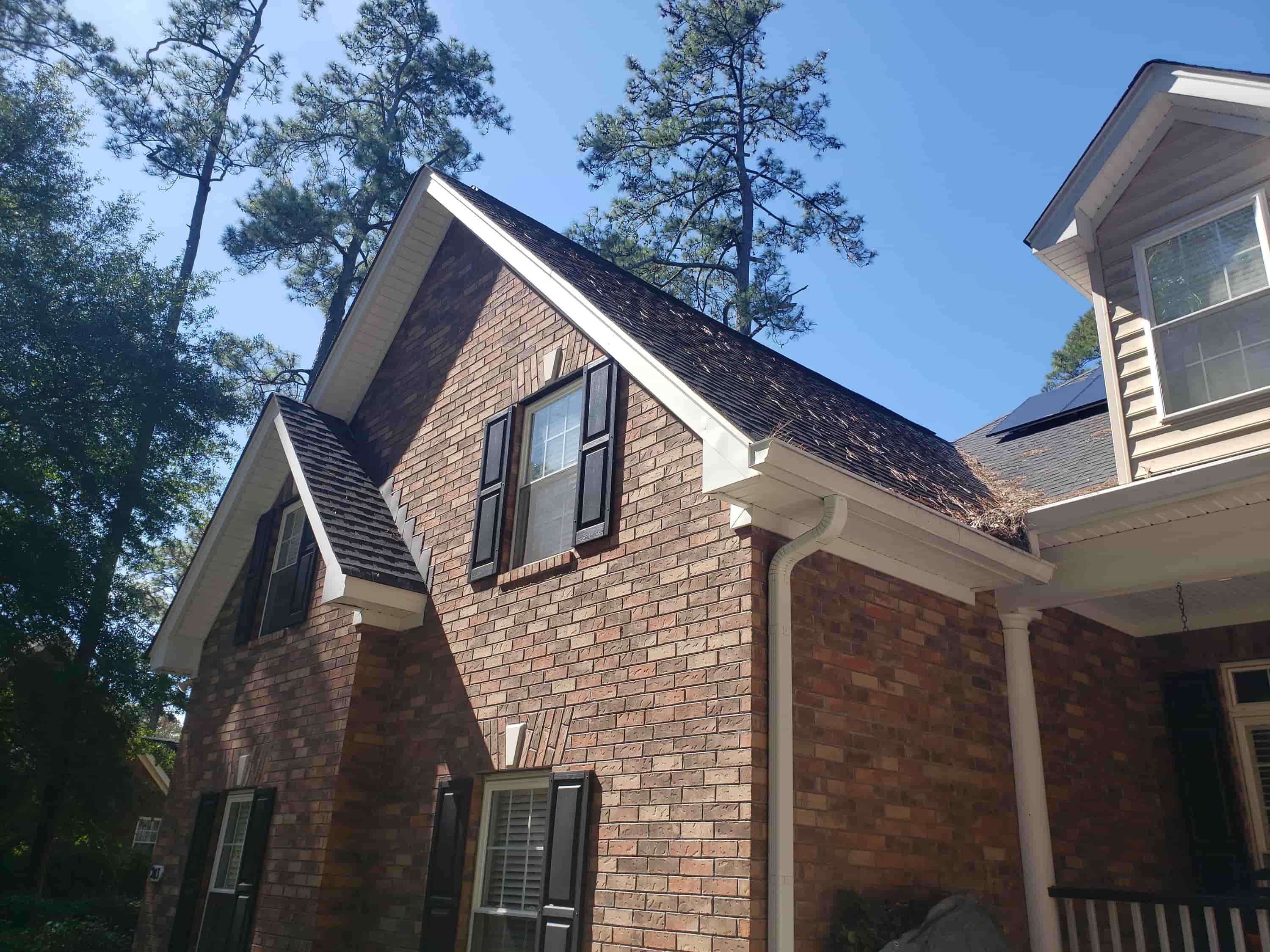 leaf blower to clean gutters