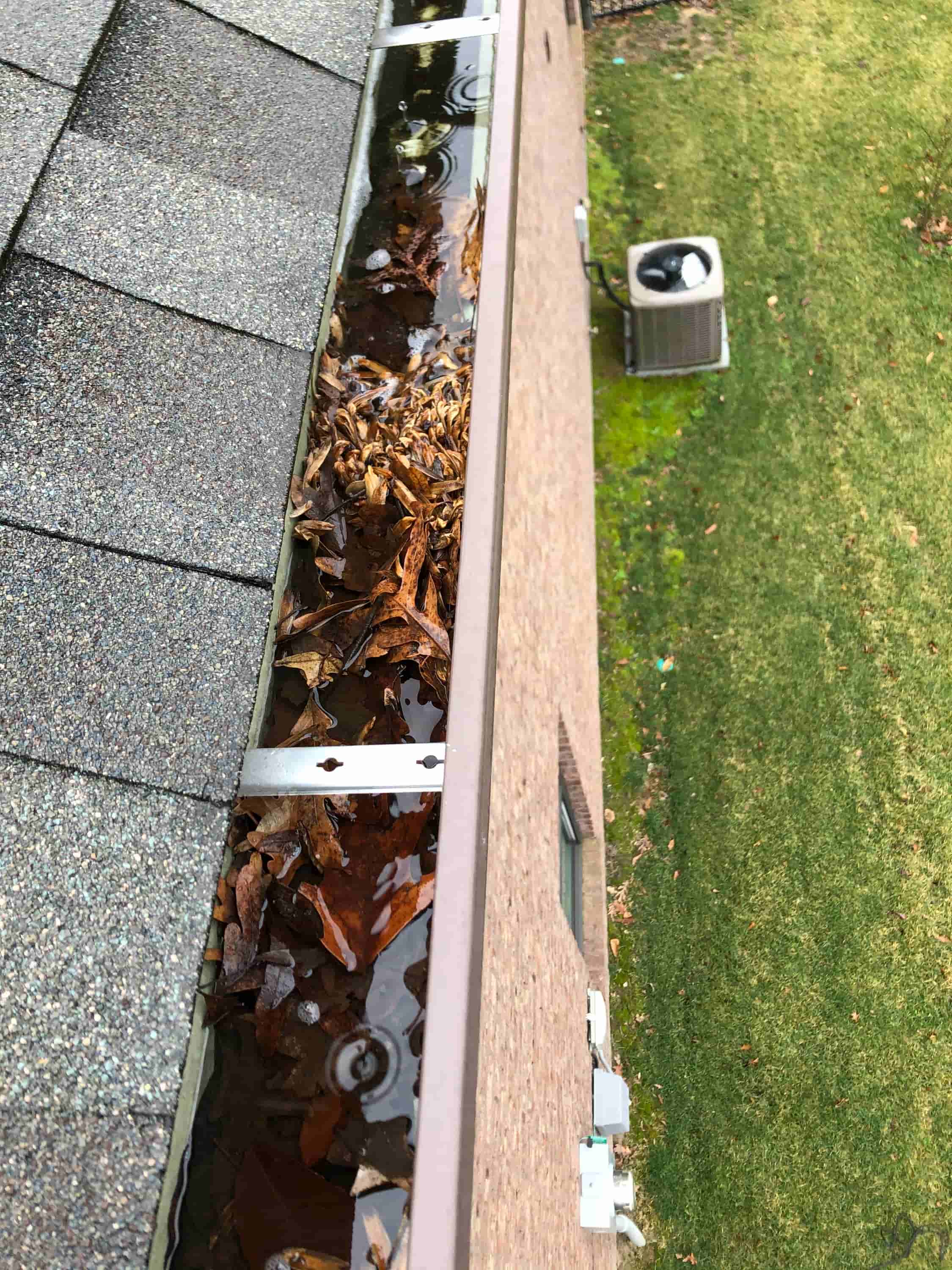 eavestrough vacuum