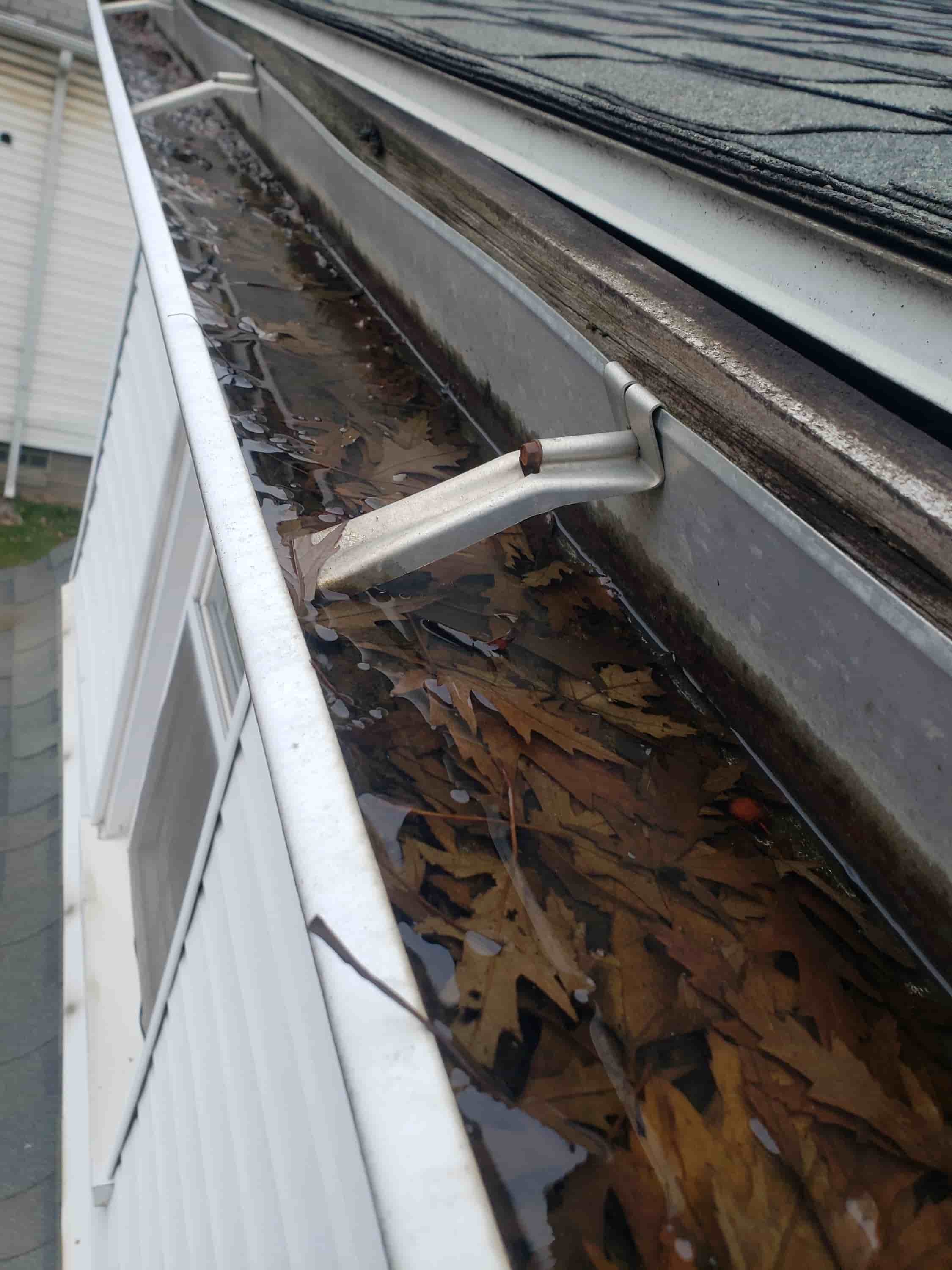 how to fix eavestrough