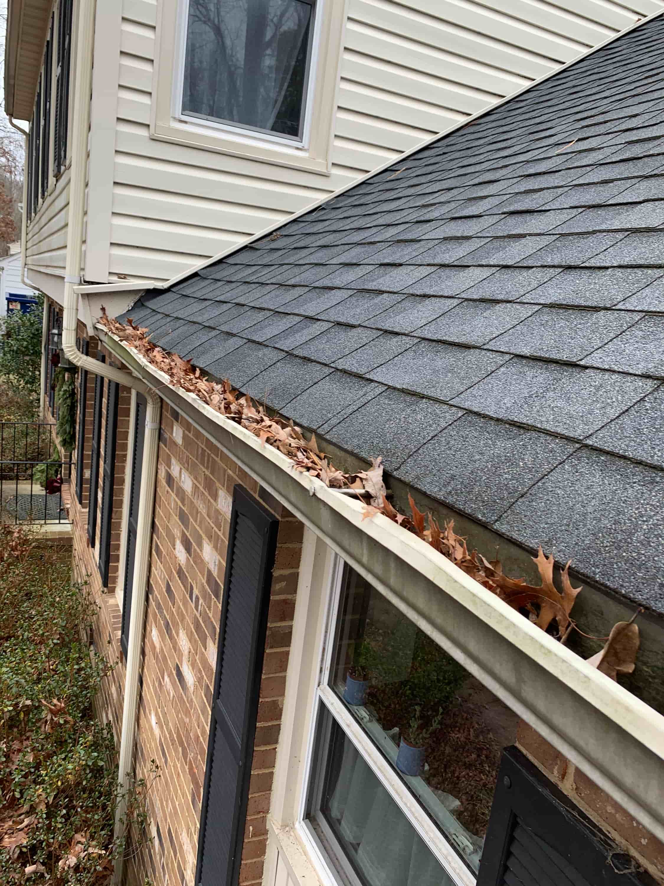 blower to clean gutters