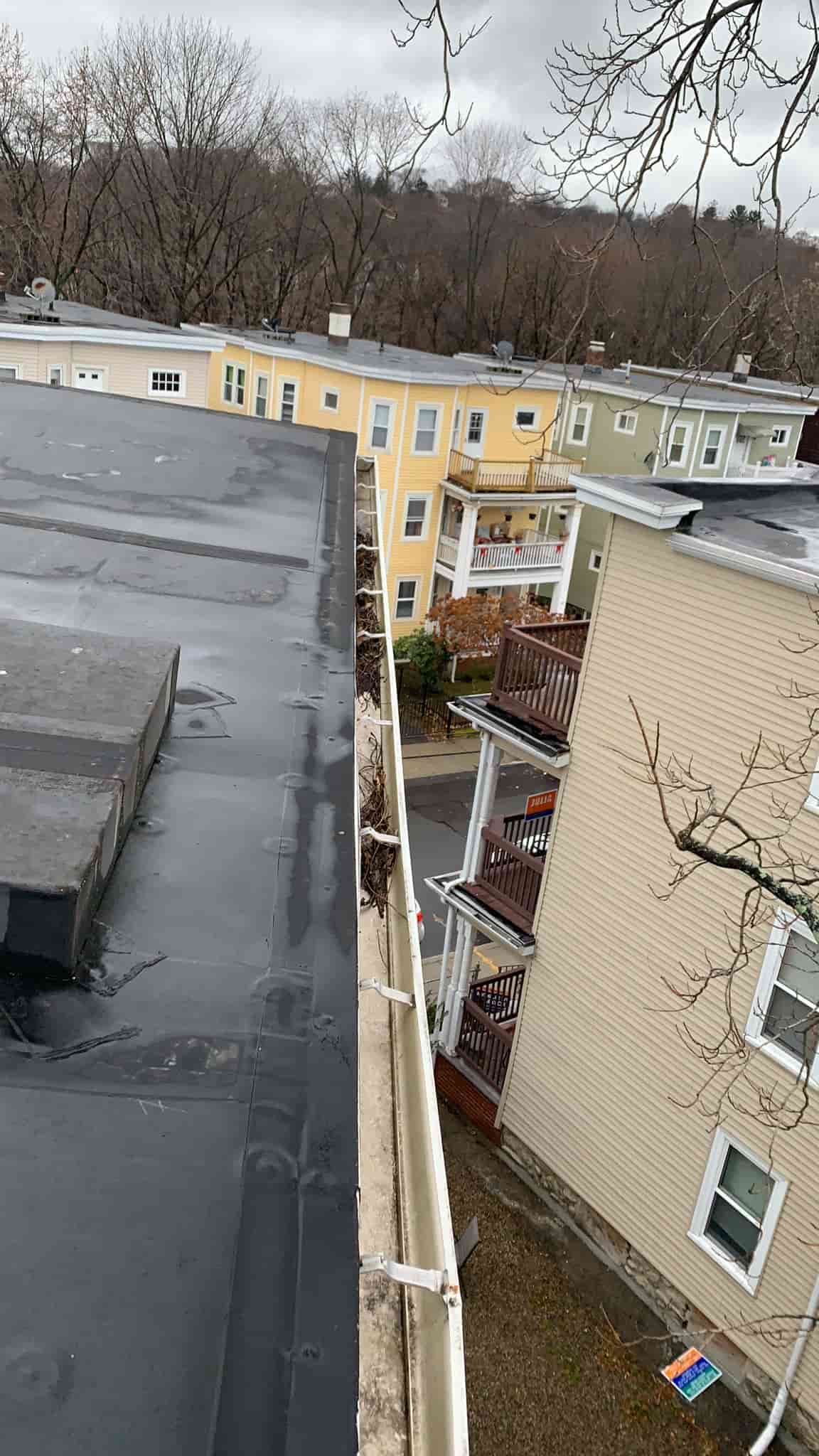 how to clean gutters in winter