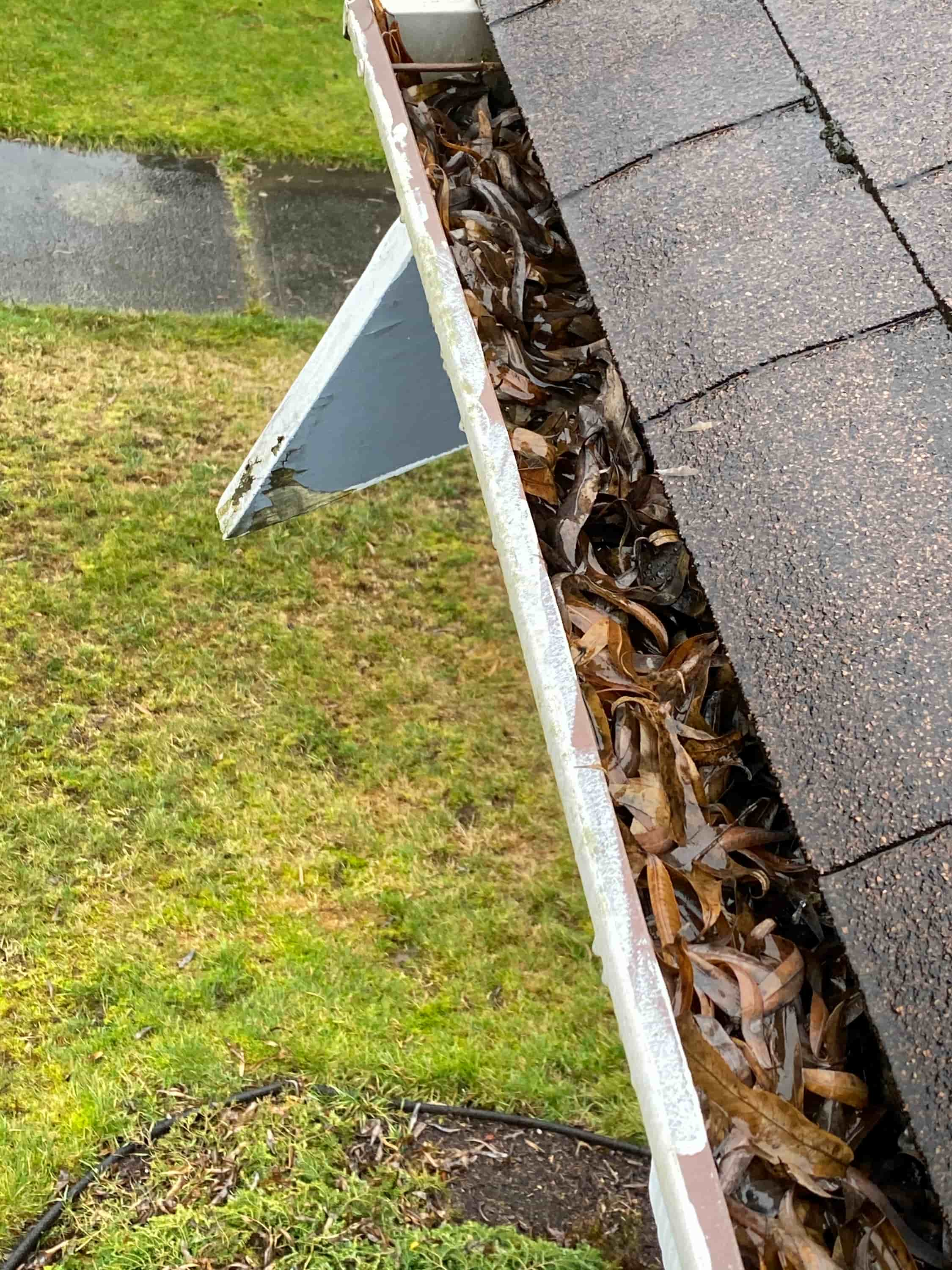 cleaning gutters without a ladder