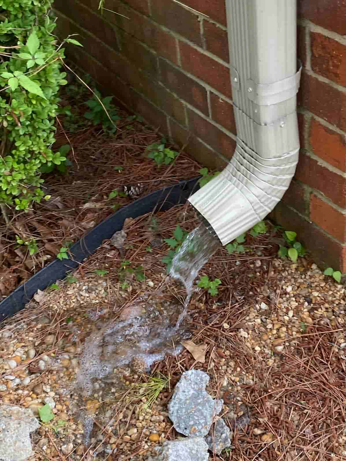 cleaning aluminum gutters