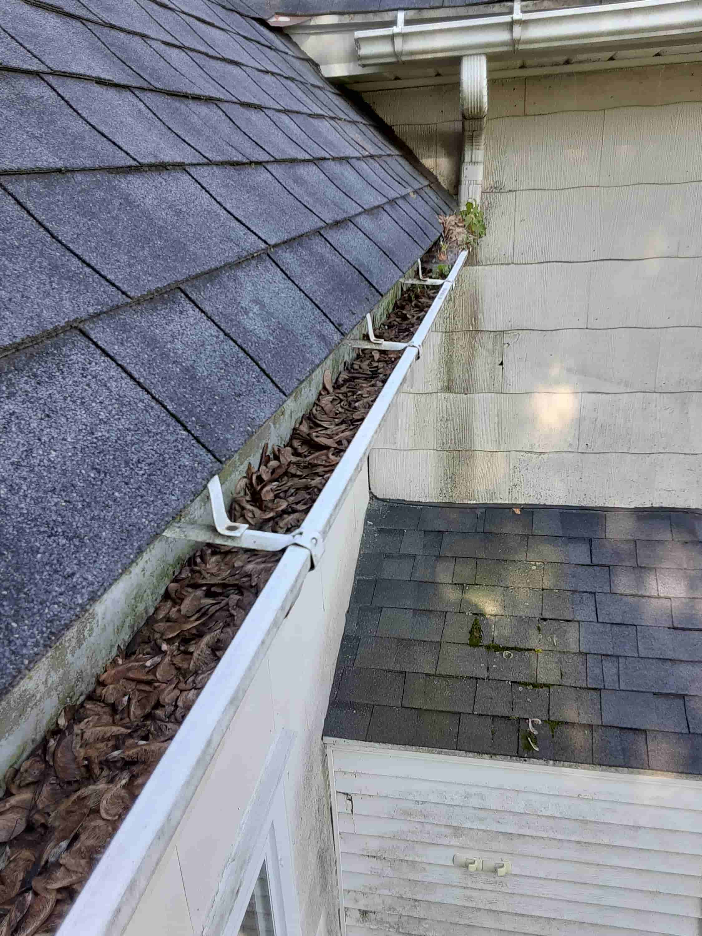 cleaning high gutters