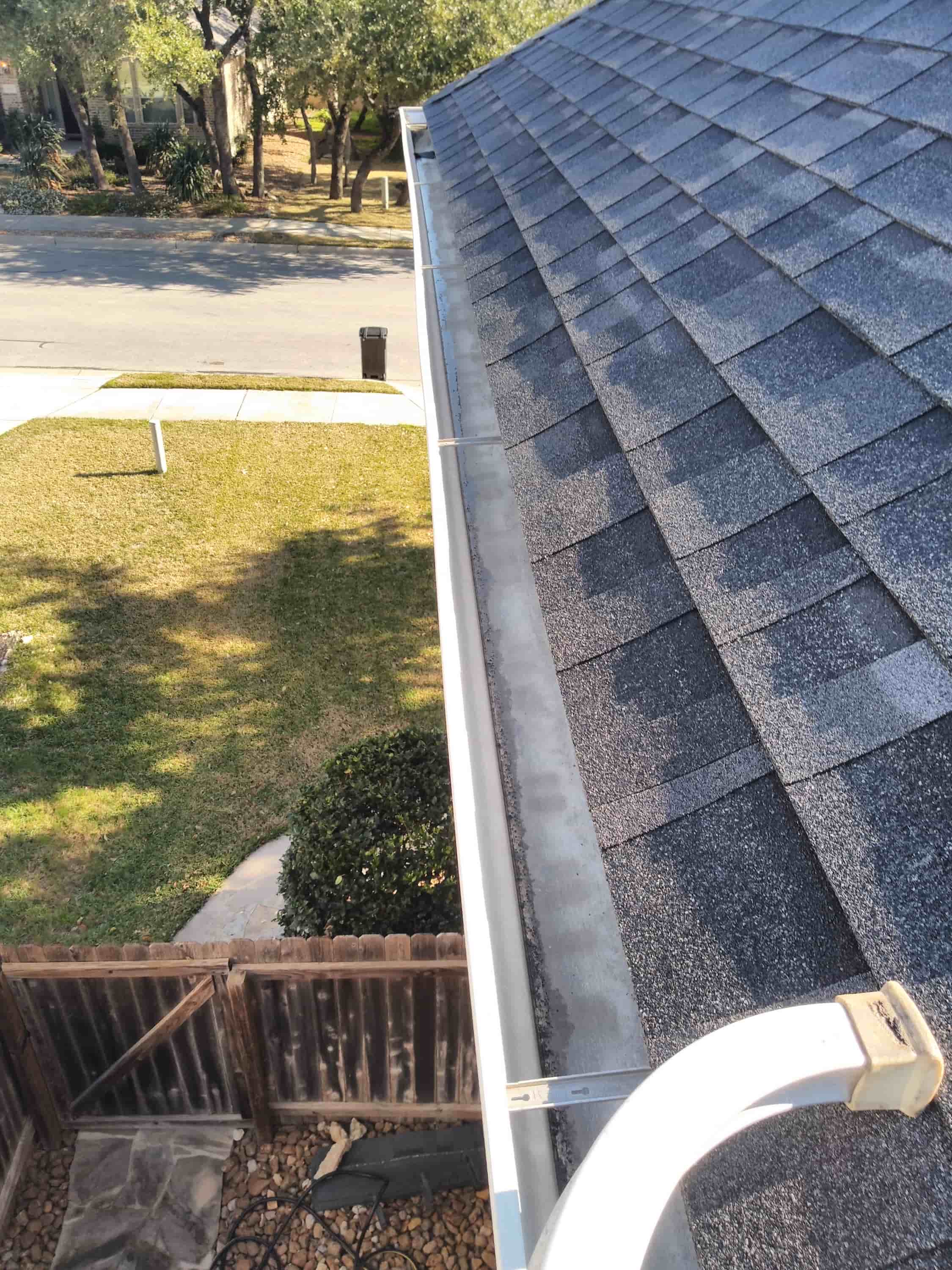 rain gutter vacuum cleaner