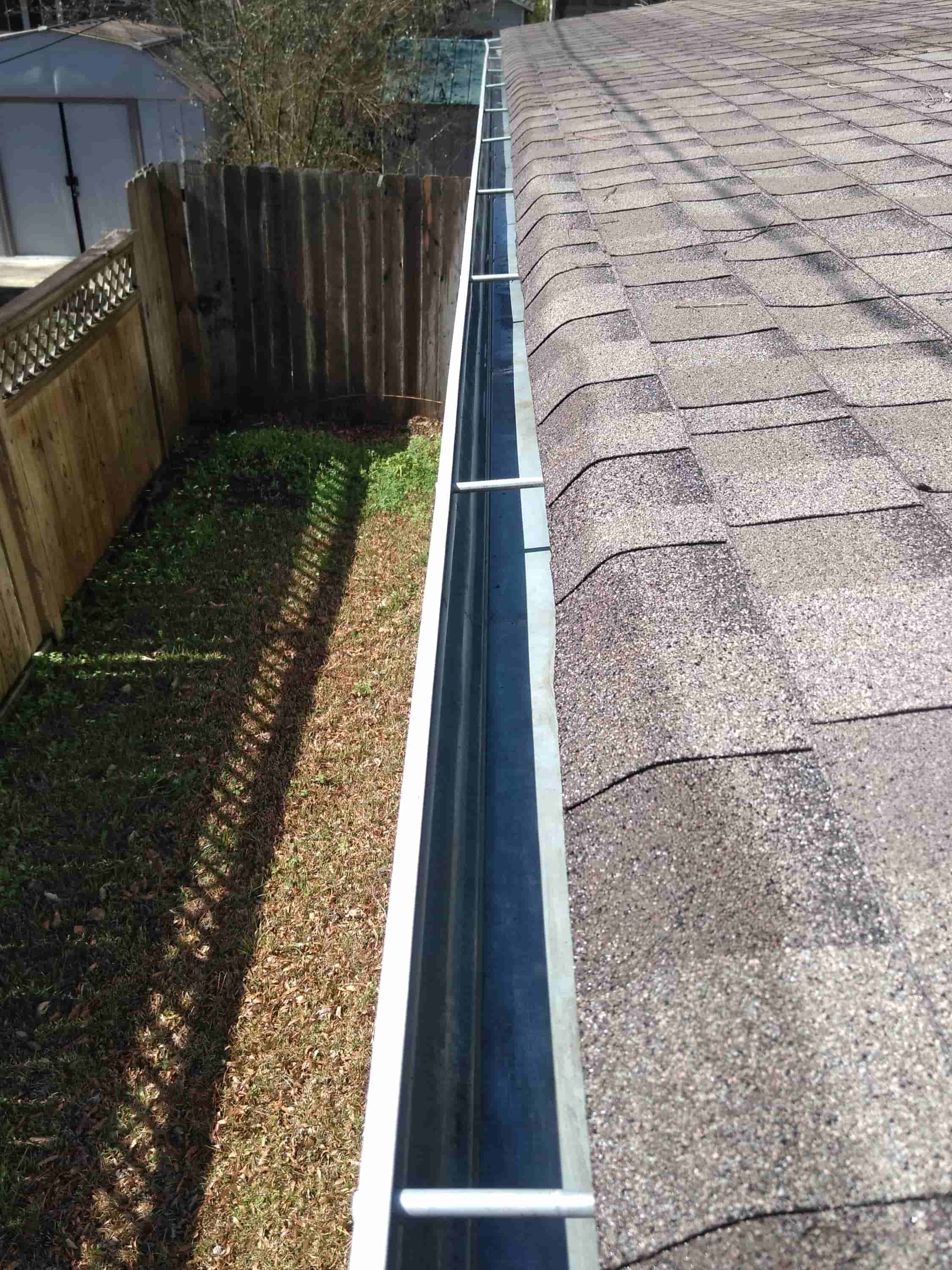 how to clean gutter without ladder