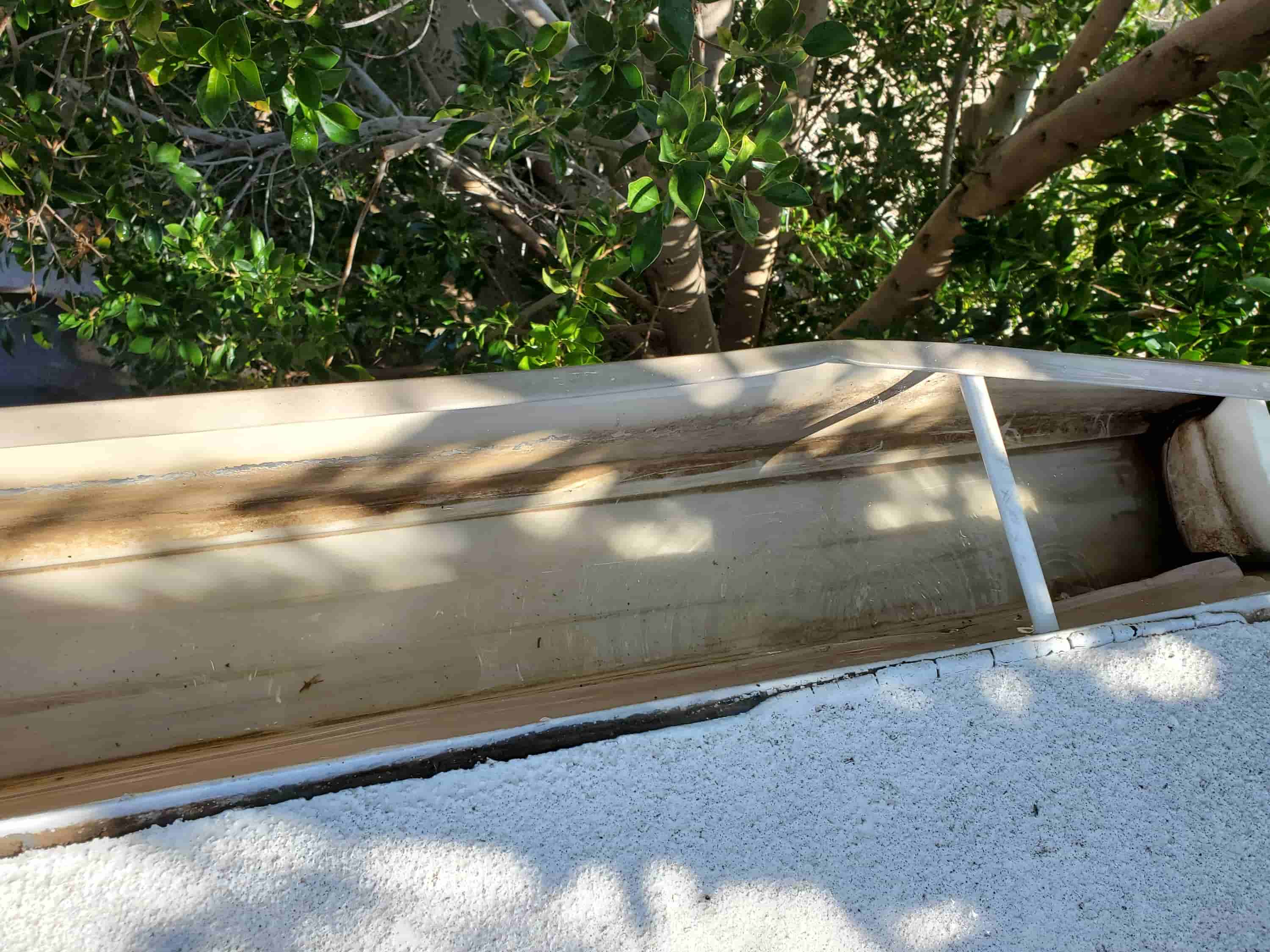 how to clean gutters quickly