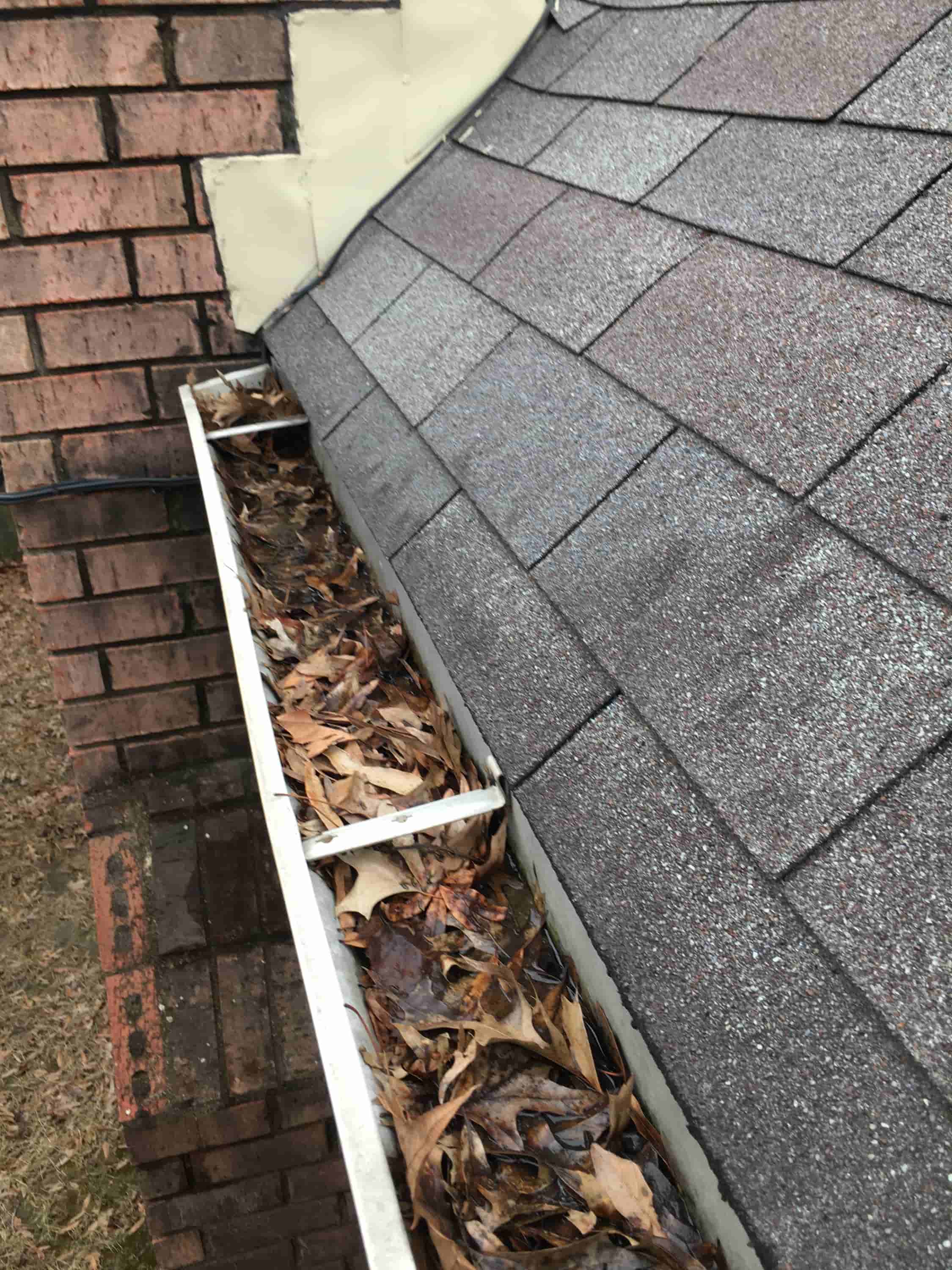 gutter cleaning contractors