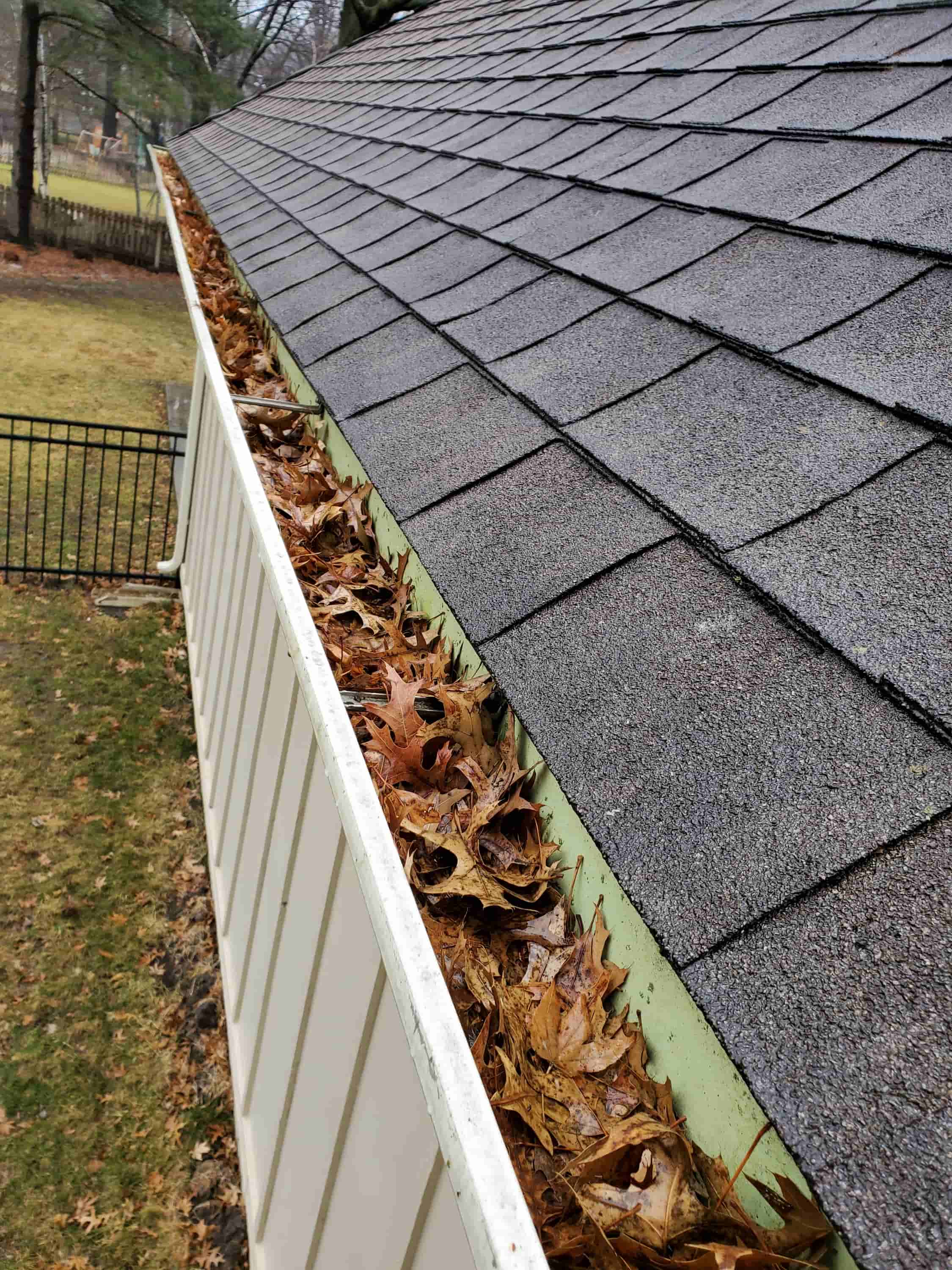 how to unclog gutters