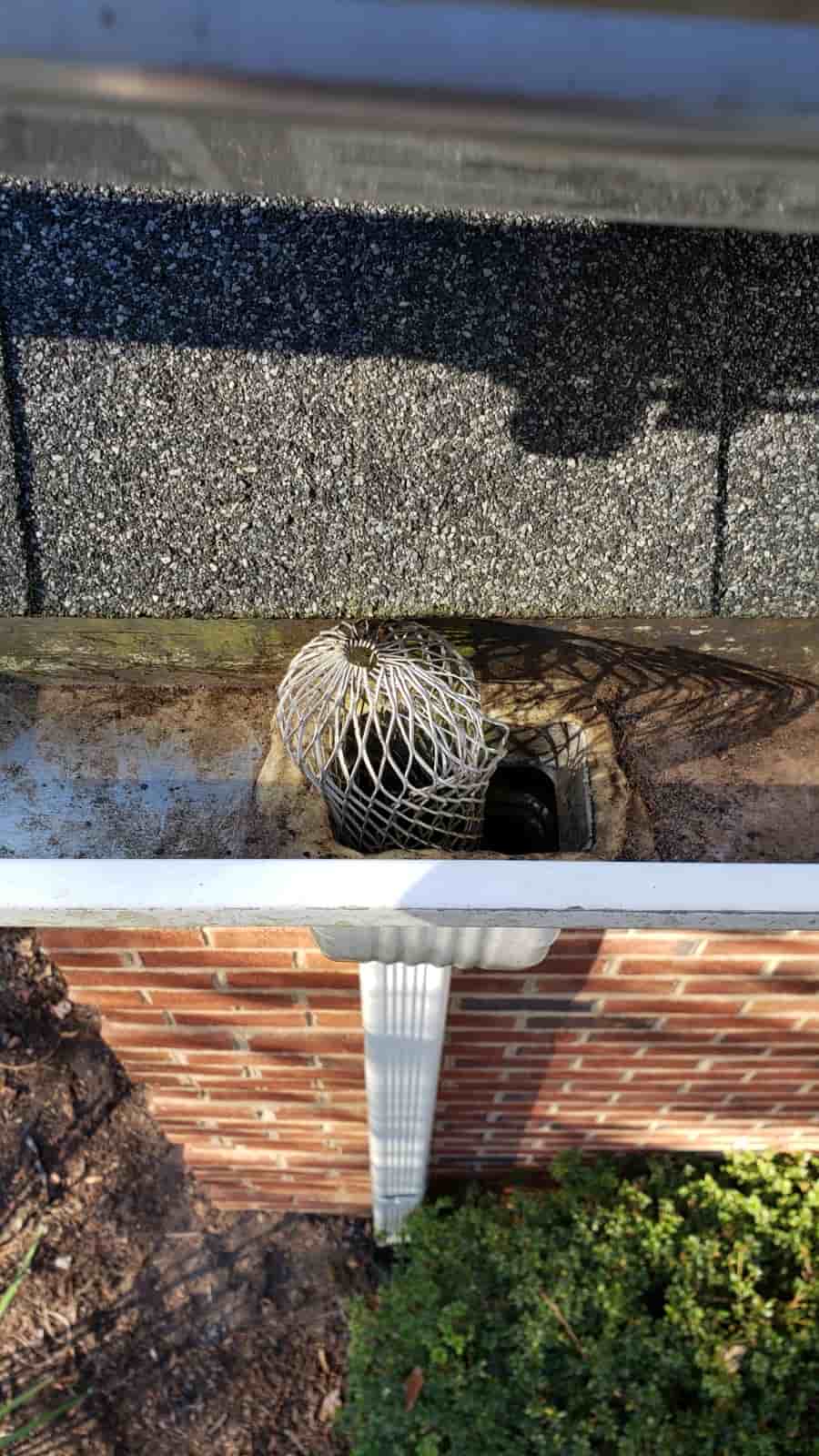 gutter cleaning price per foot
