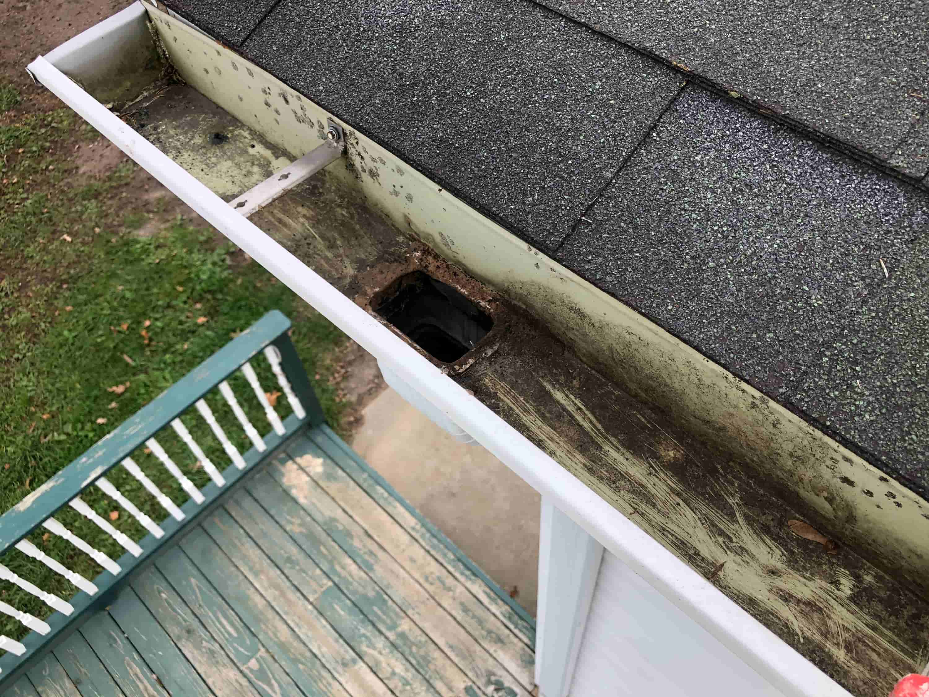 how to clean gutters high up