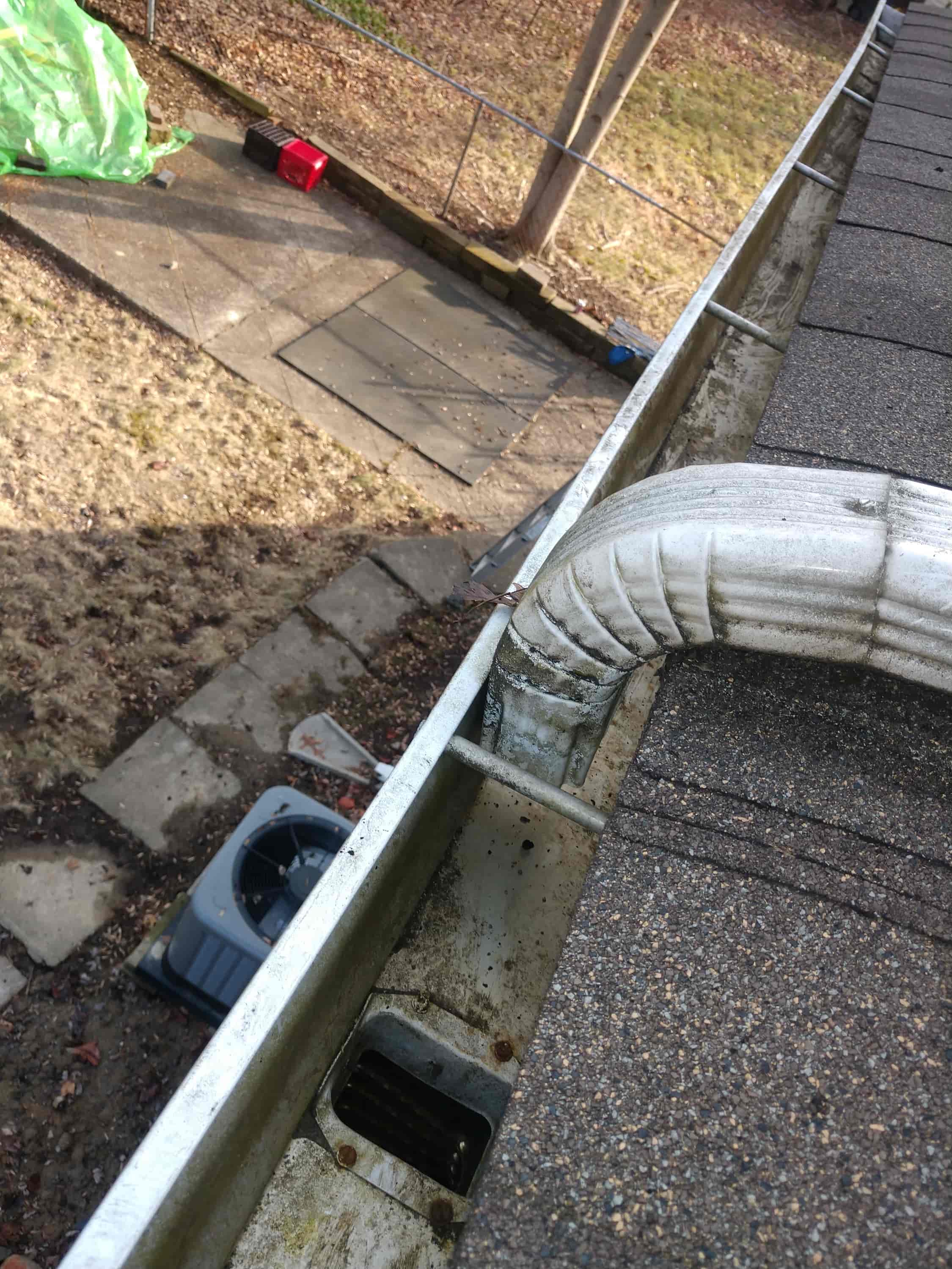 gutter cleaning and replacement