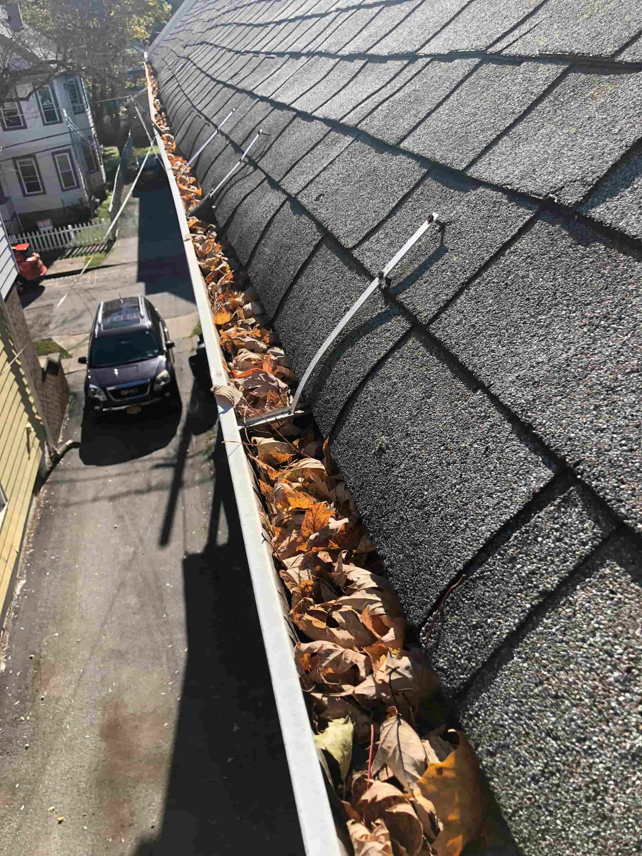 clean aluminum gutters