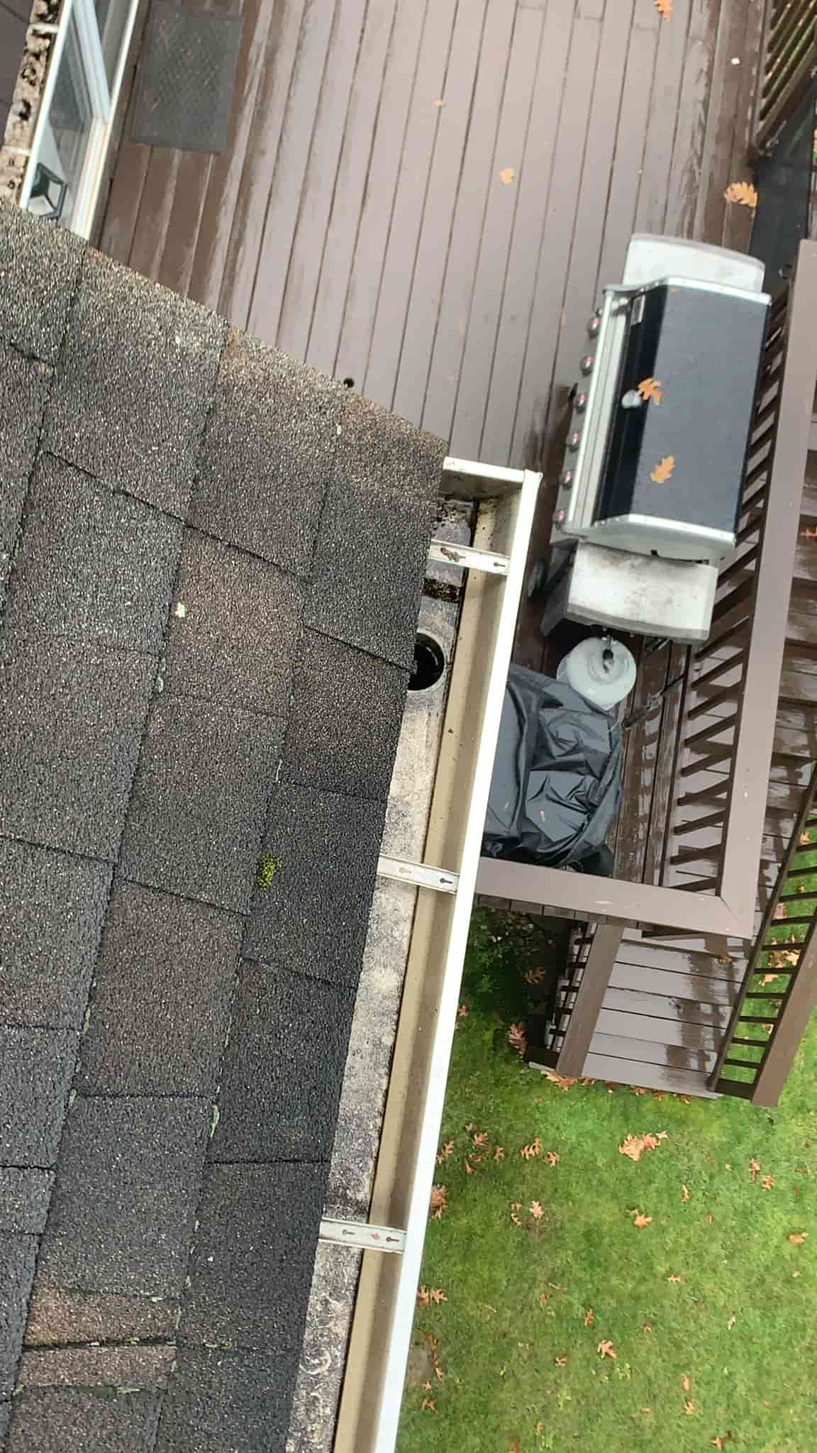 what size ladder to clean gutters