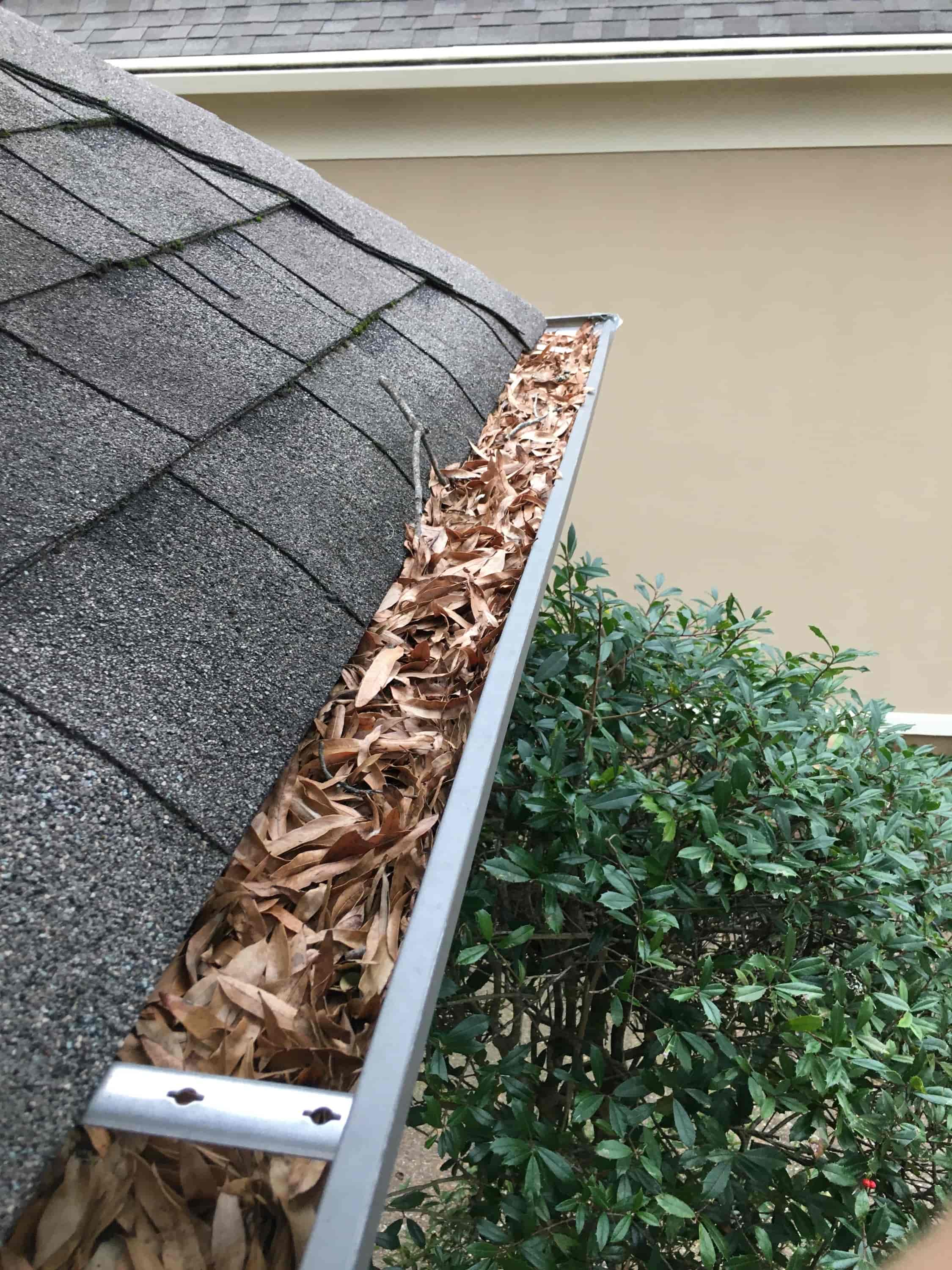 how to unclog gutters