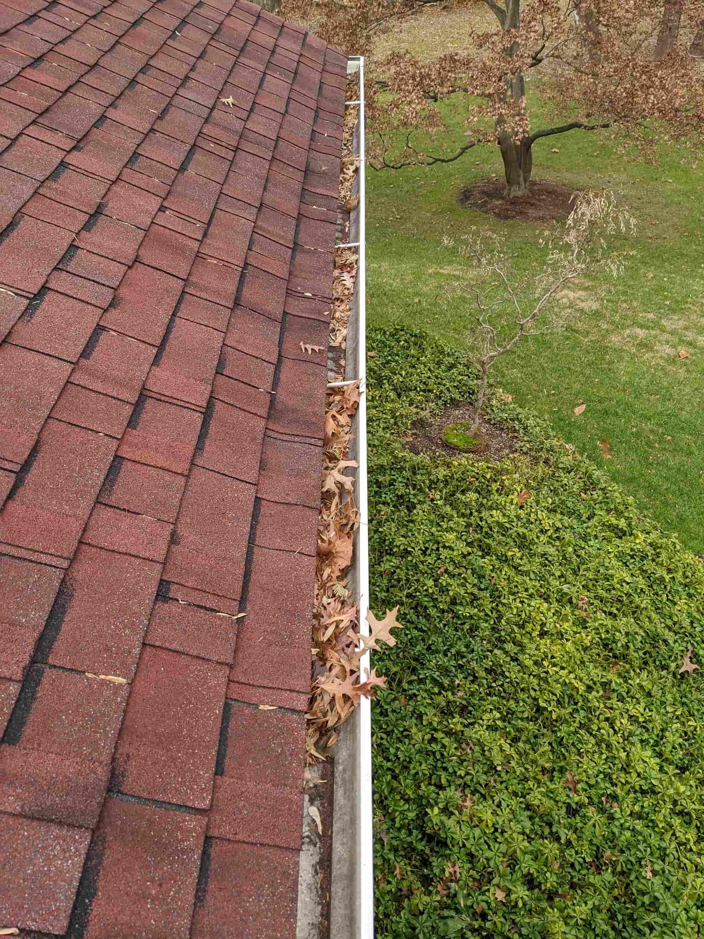 cleaning out gutters without a ladder