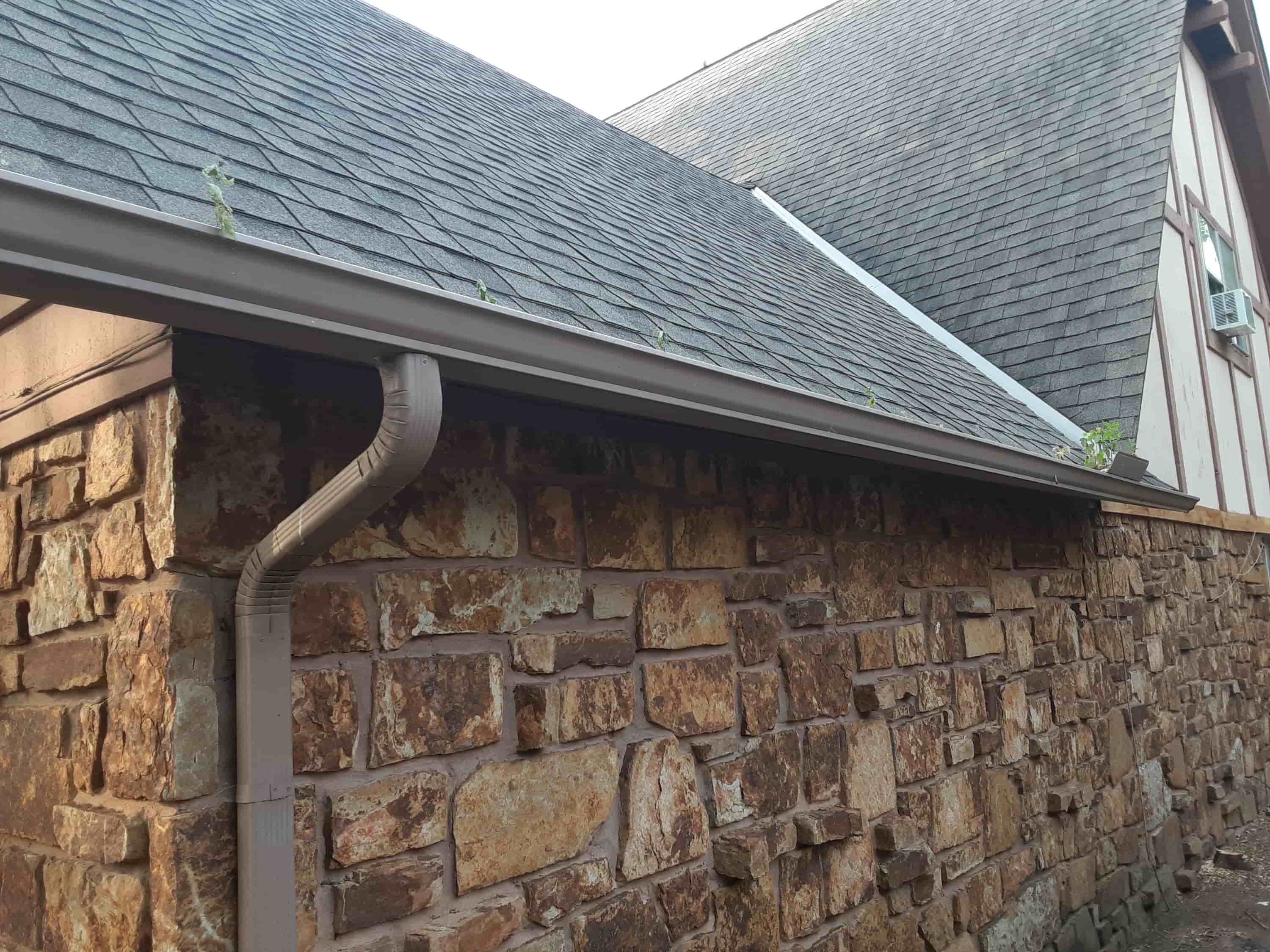 gutter cleaning service