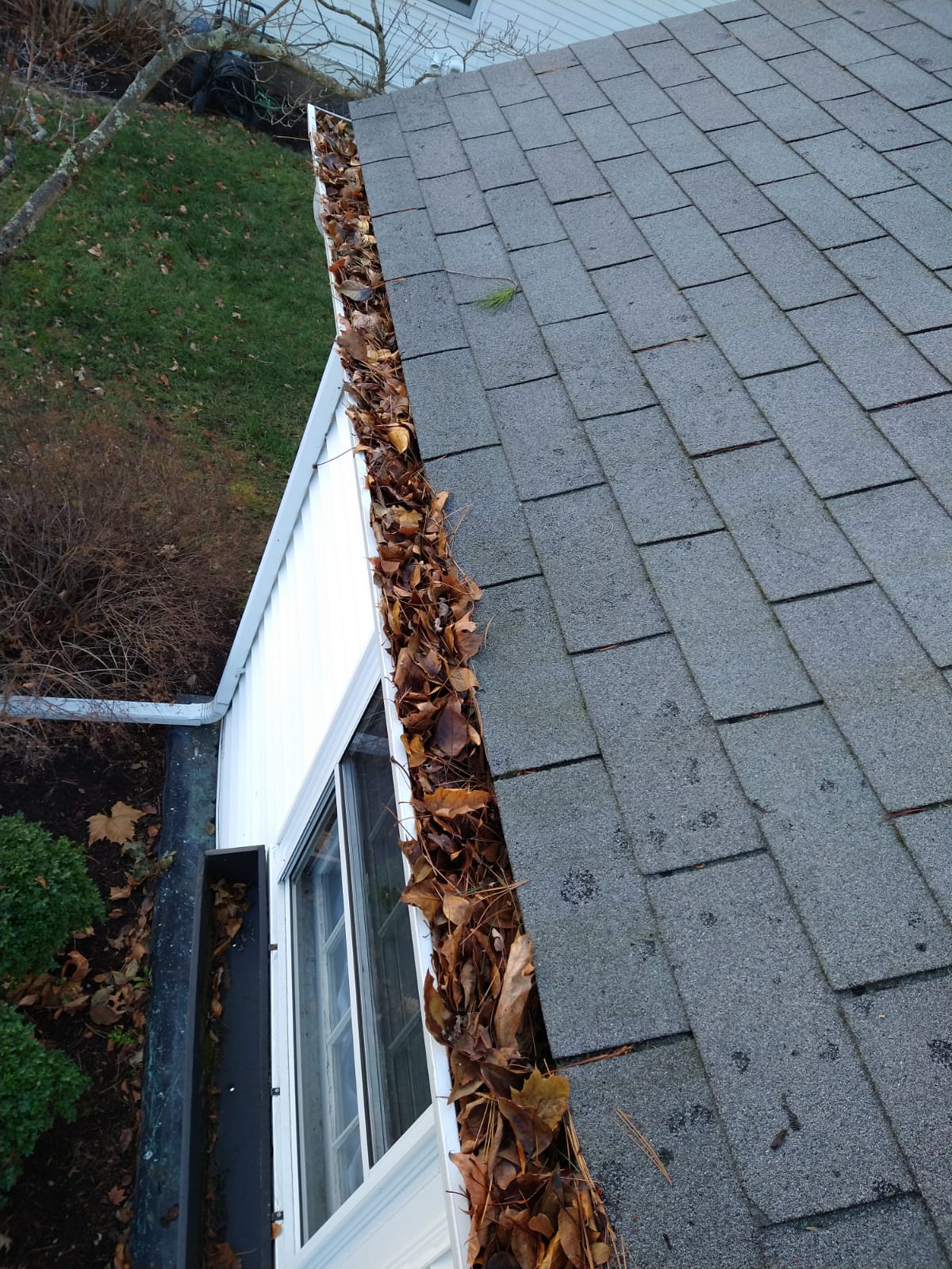 long pole to clean gutters