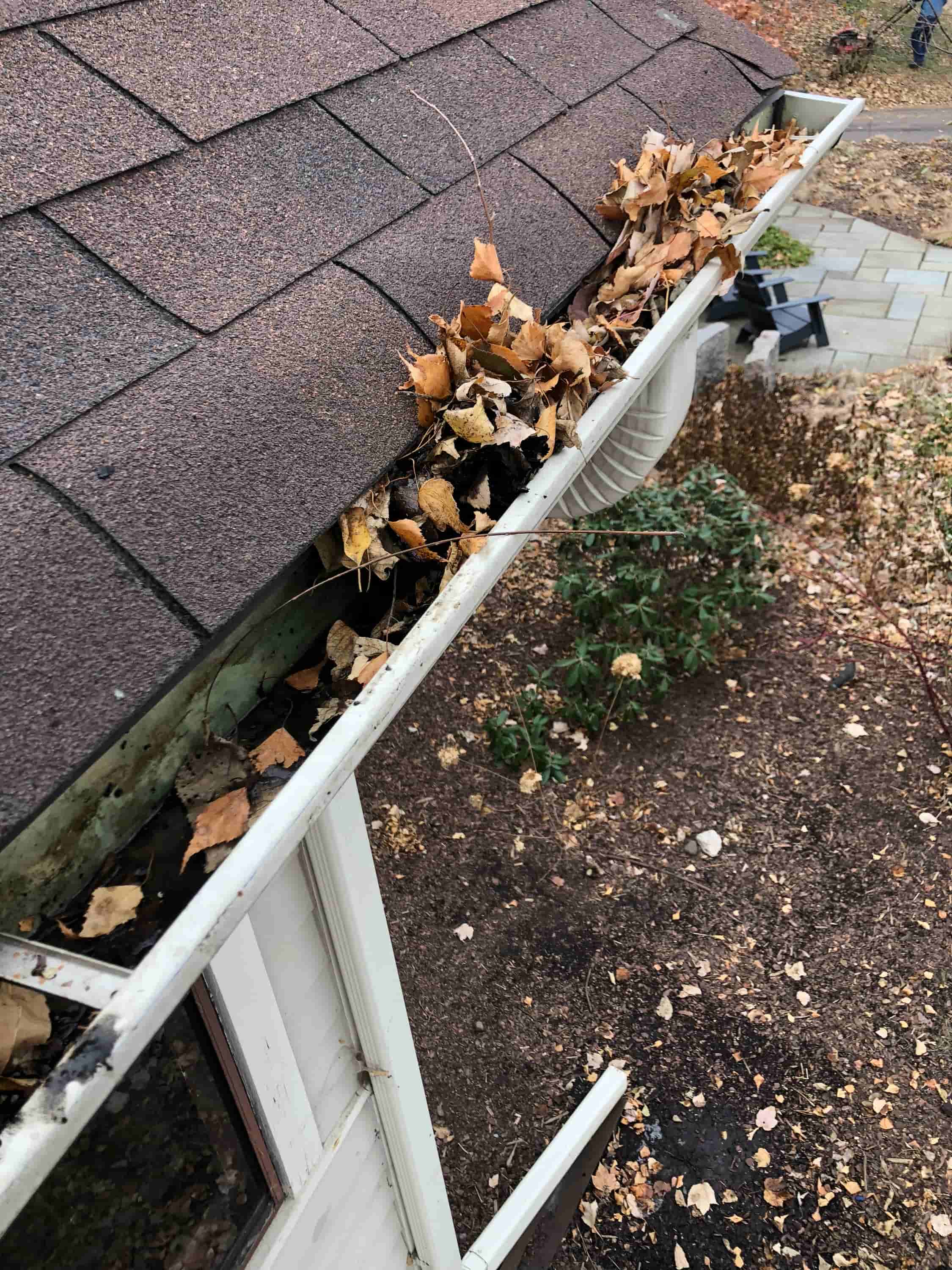 blower attachment for cleaning gutters