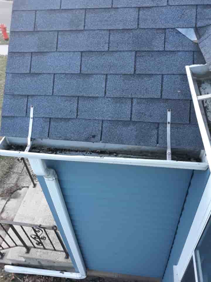 unclog gutters