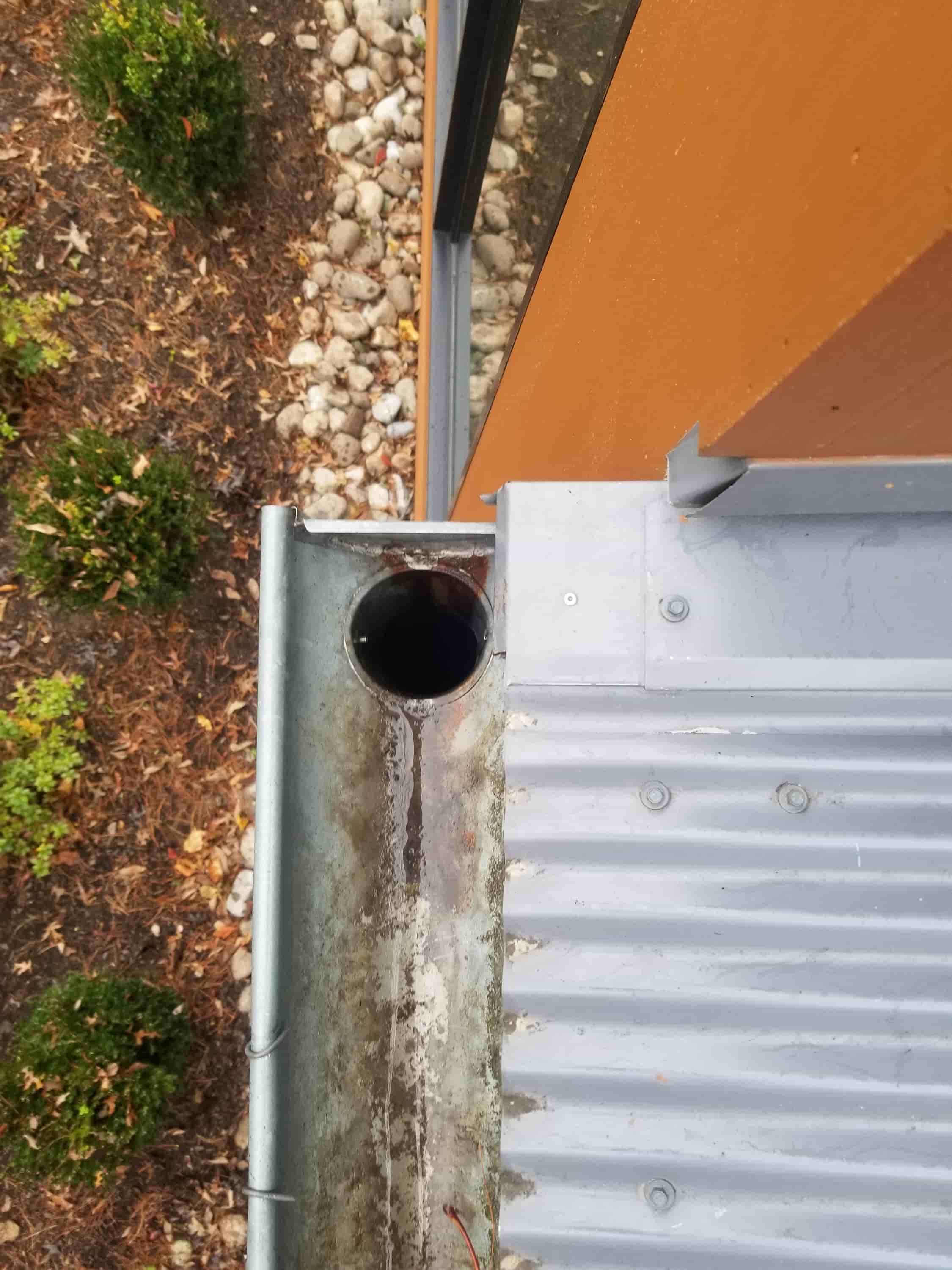 eavestrough vacuum