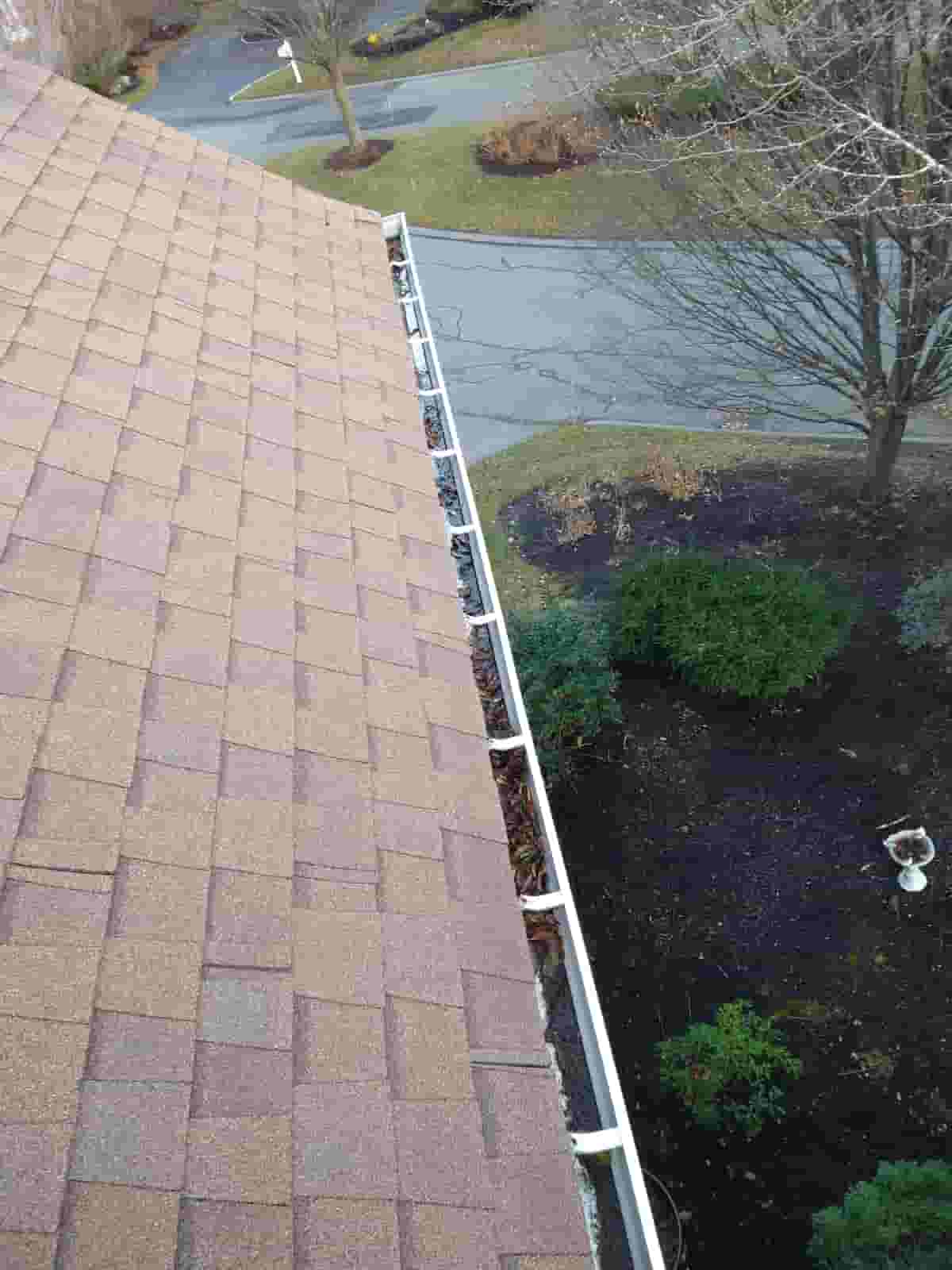 how to clean gutters without ladder