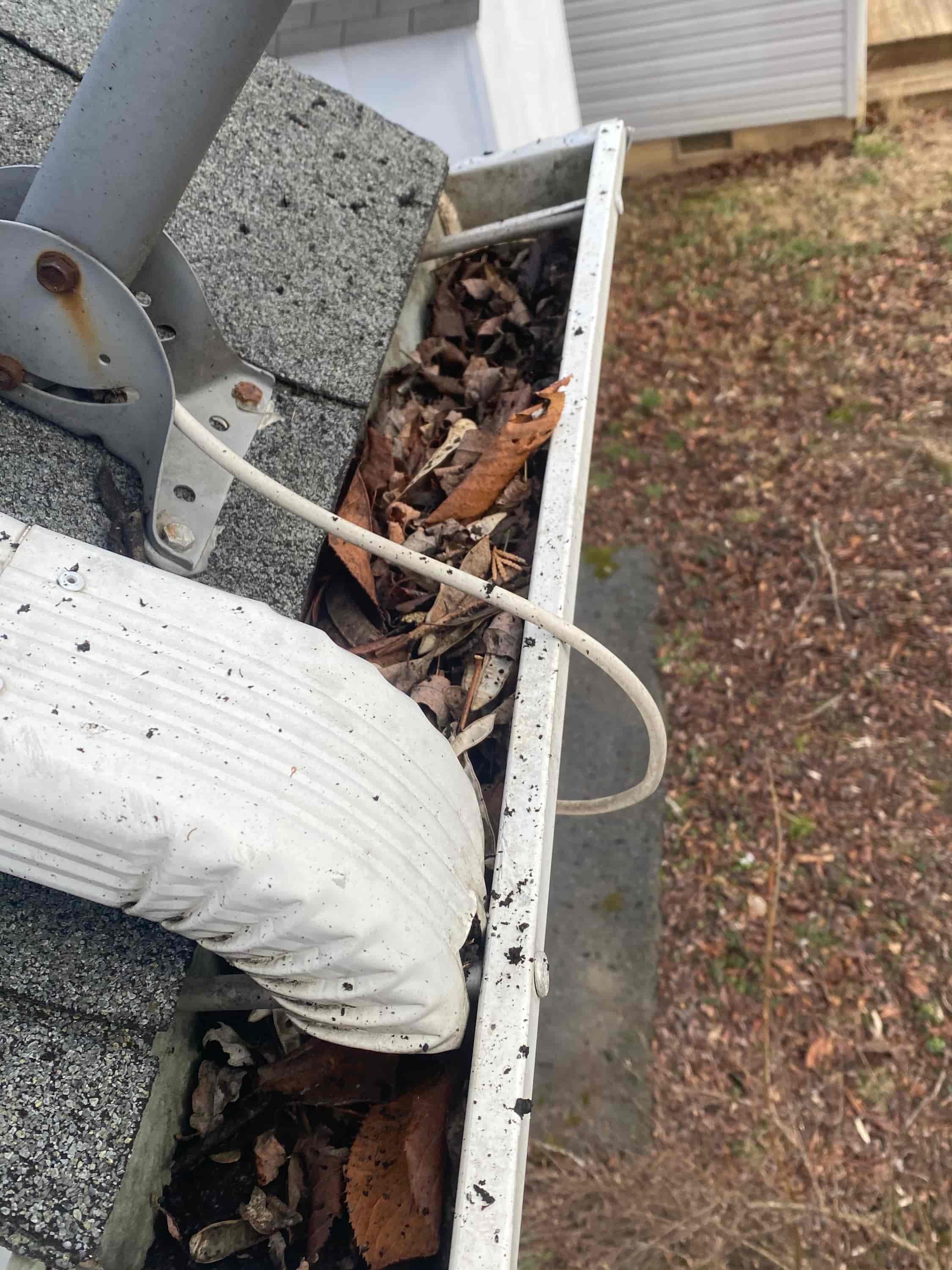 garden hose attachment for cleaning gutters