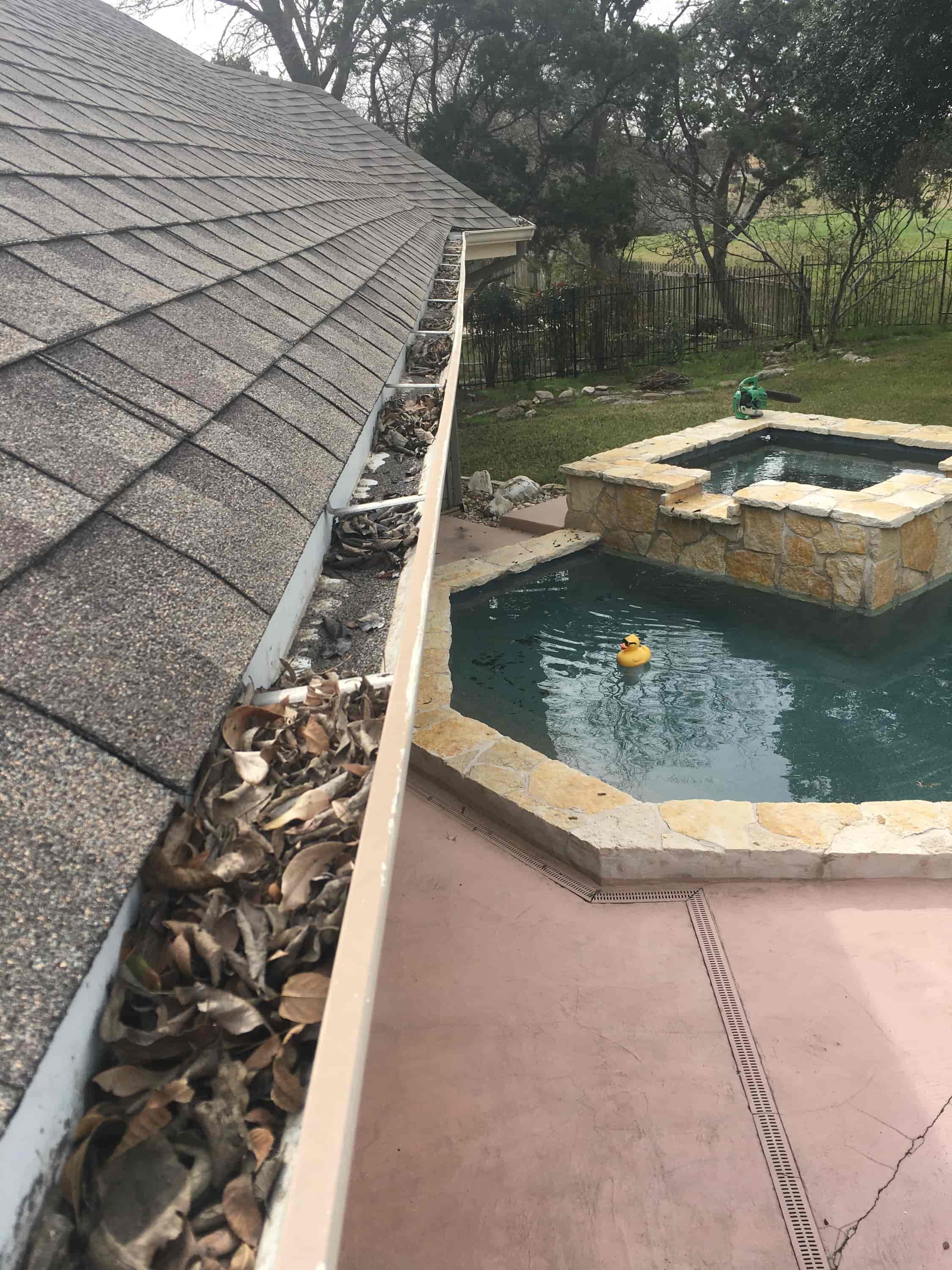 how to clear a gutter