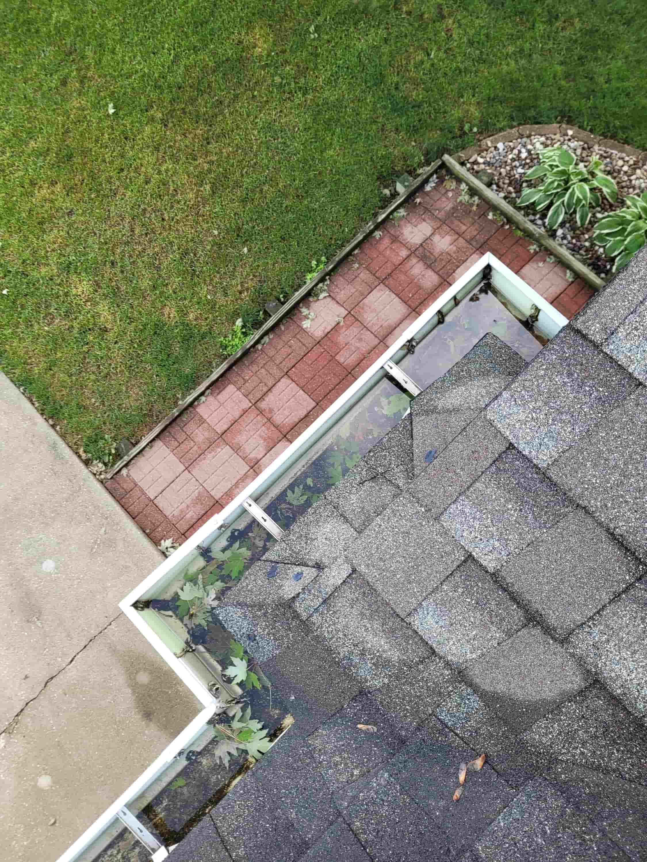how to clear blocked gutters
