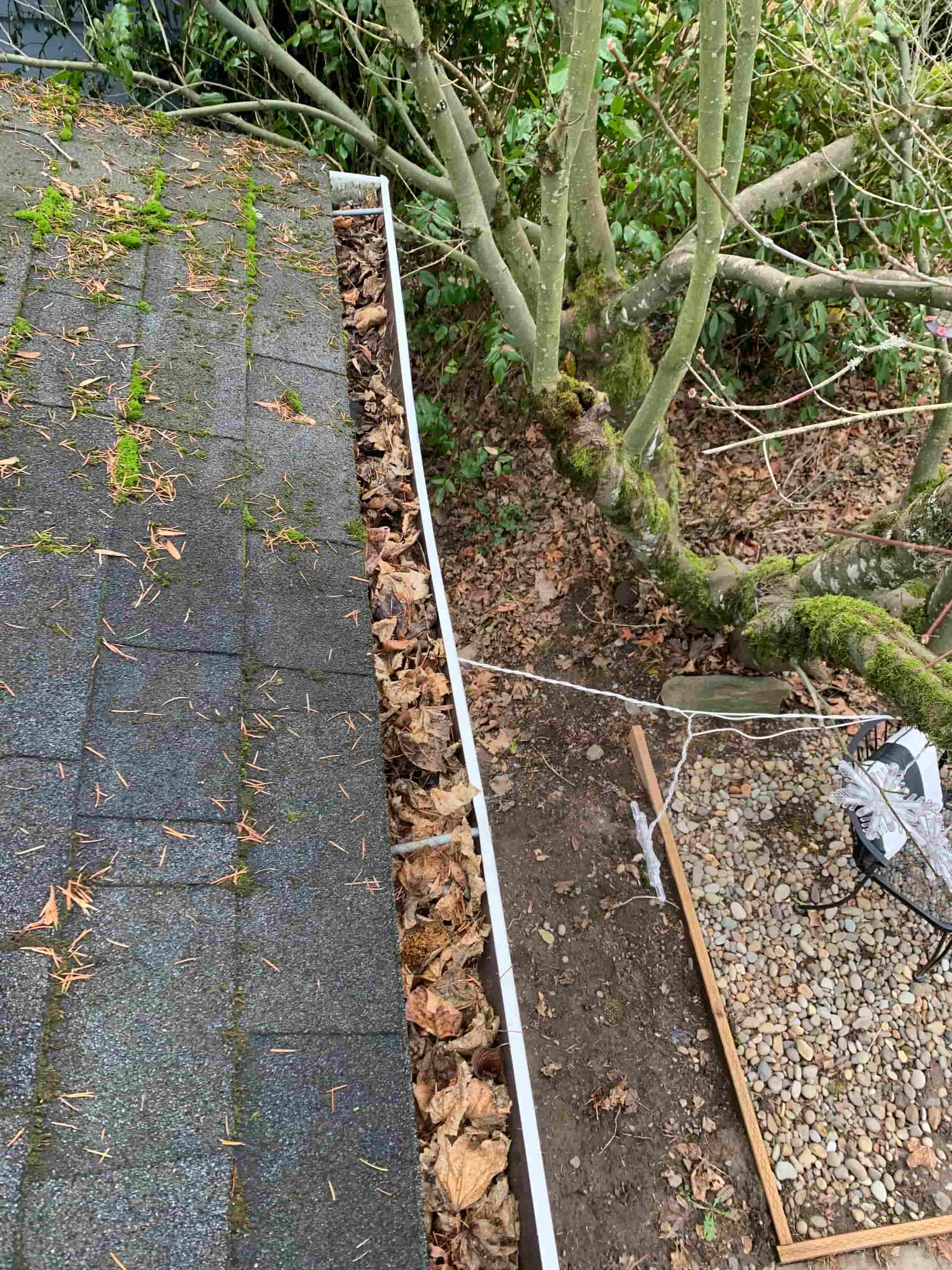 cleaning plastic gutters