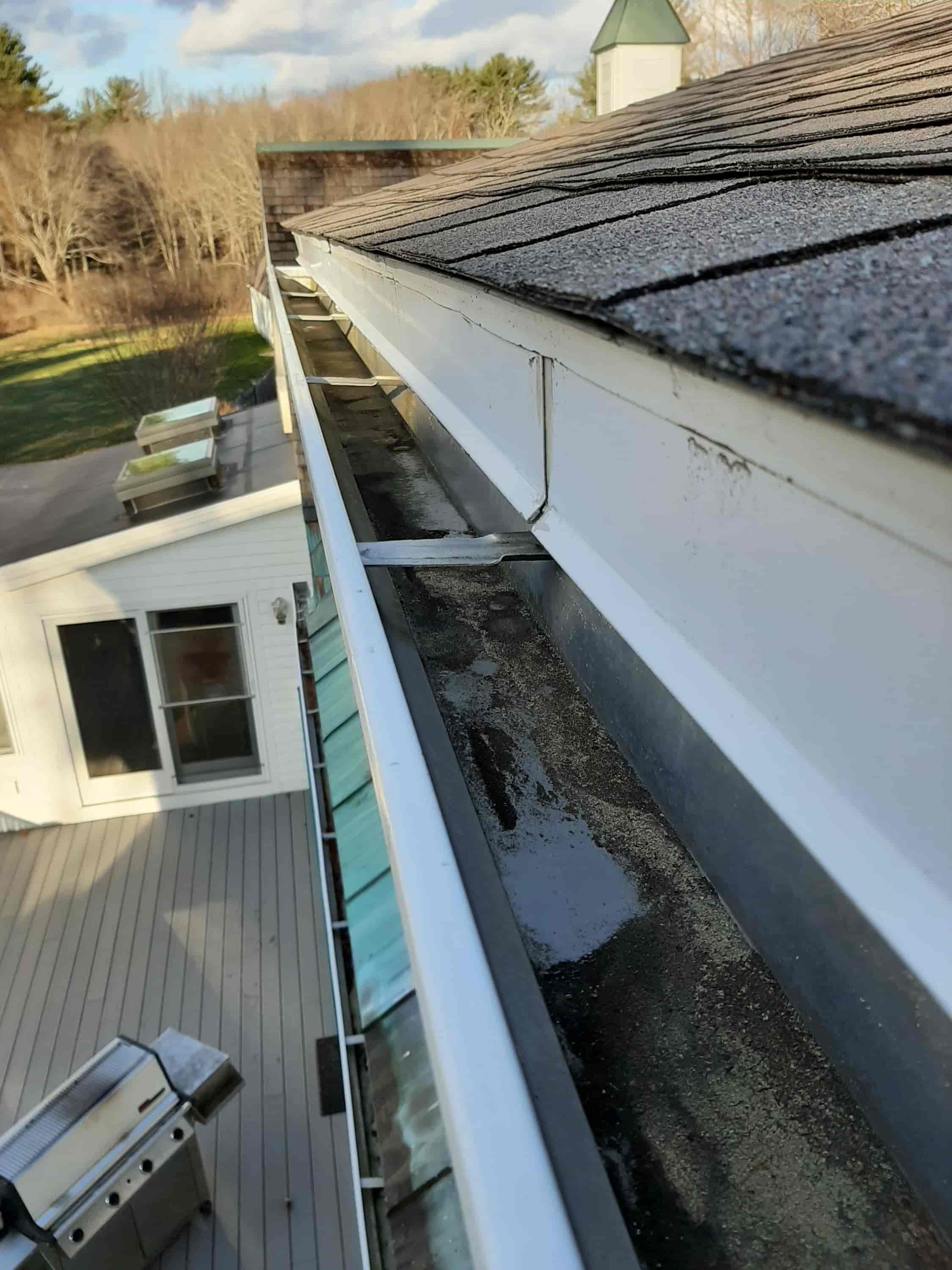 clean 2nd story gutters from ground