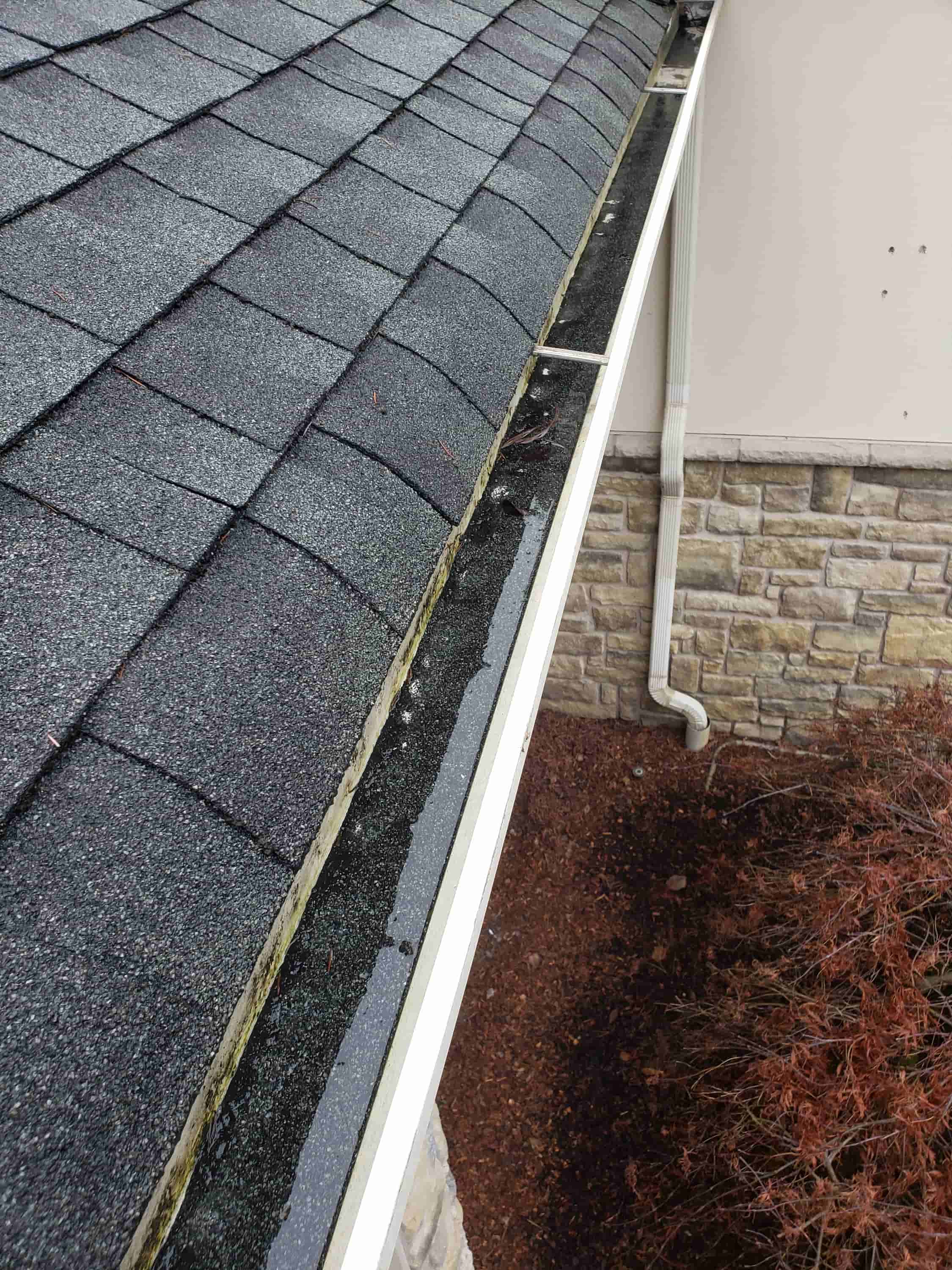 how to clean aluminum gutters