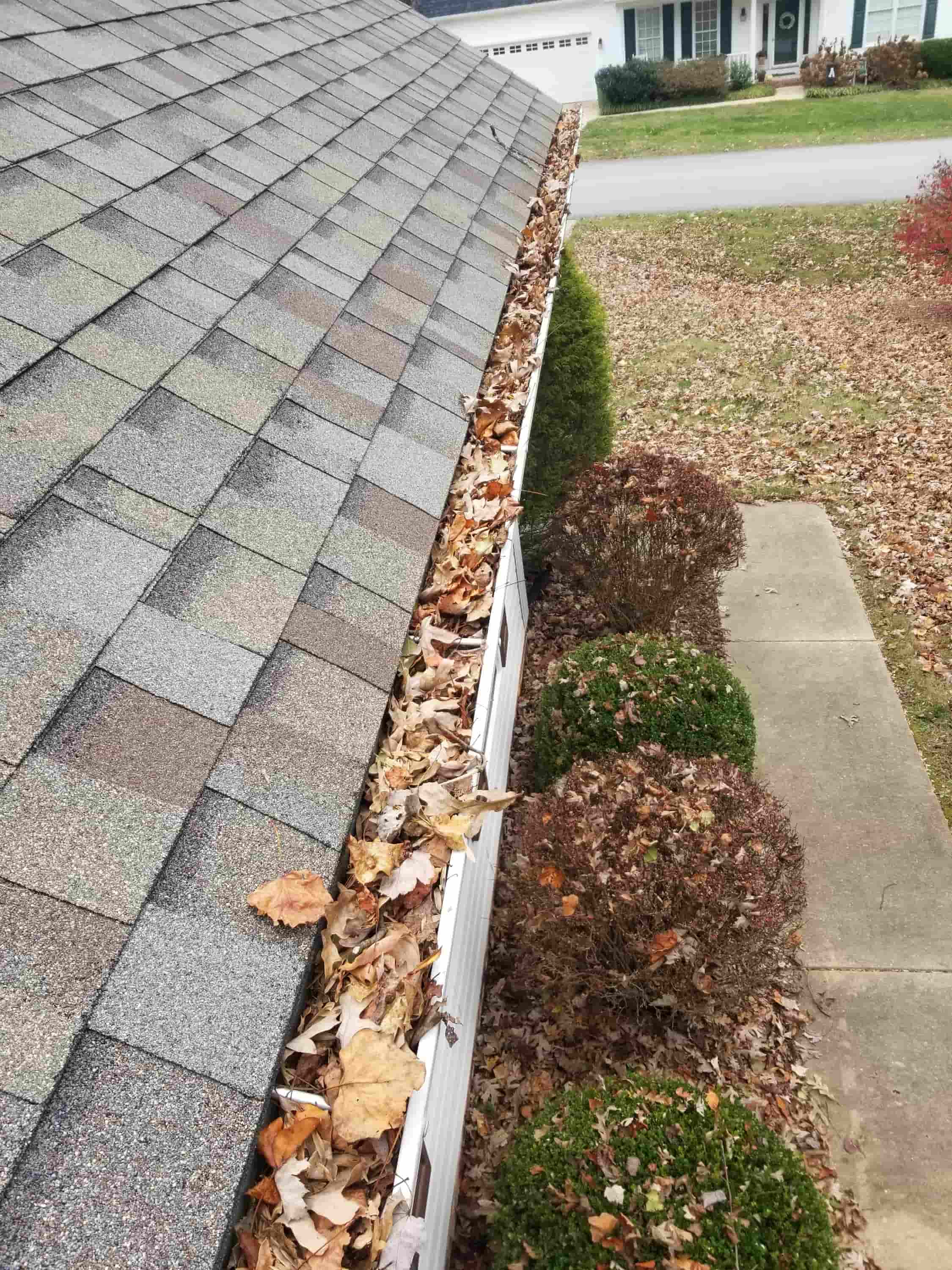 how to clean eaves of house