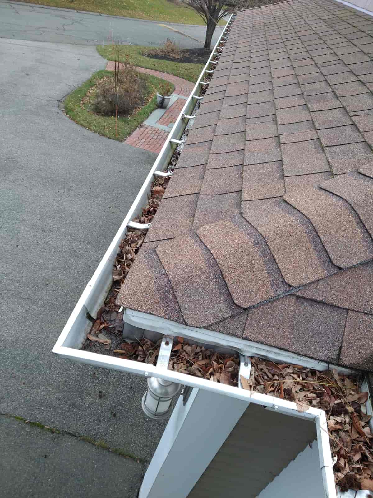 leaf blower gutter cleaner